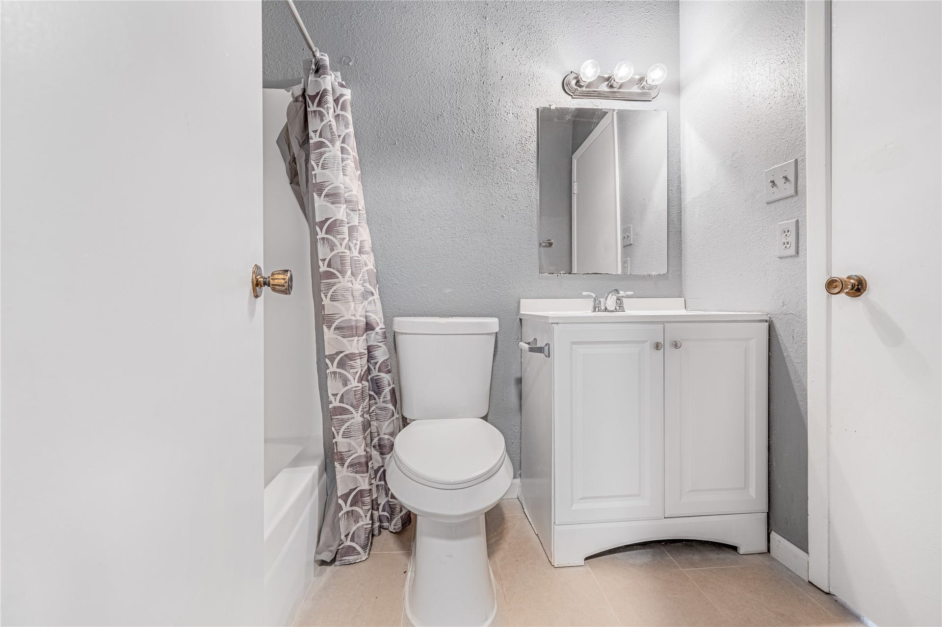 12665 Wellington Park Drive, Houston, TX 77072 12665 Wellington Park Drive, Houston, TX 77072