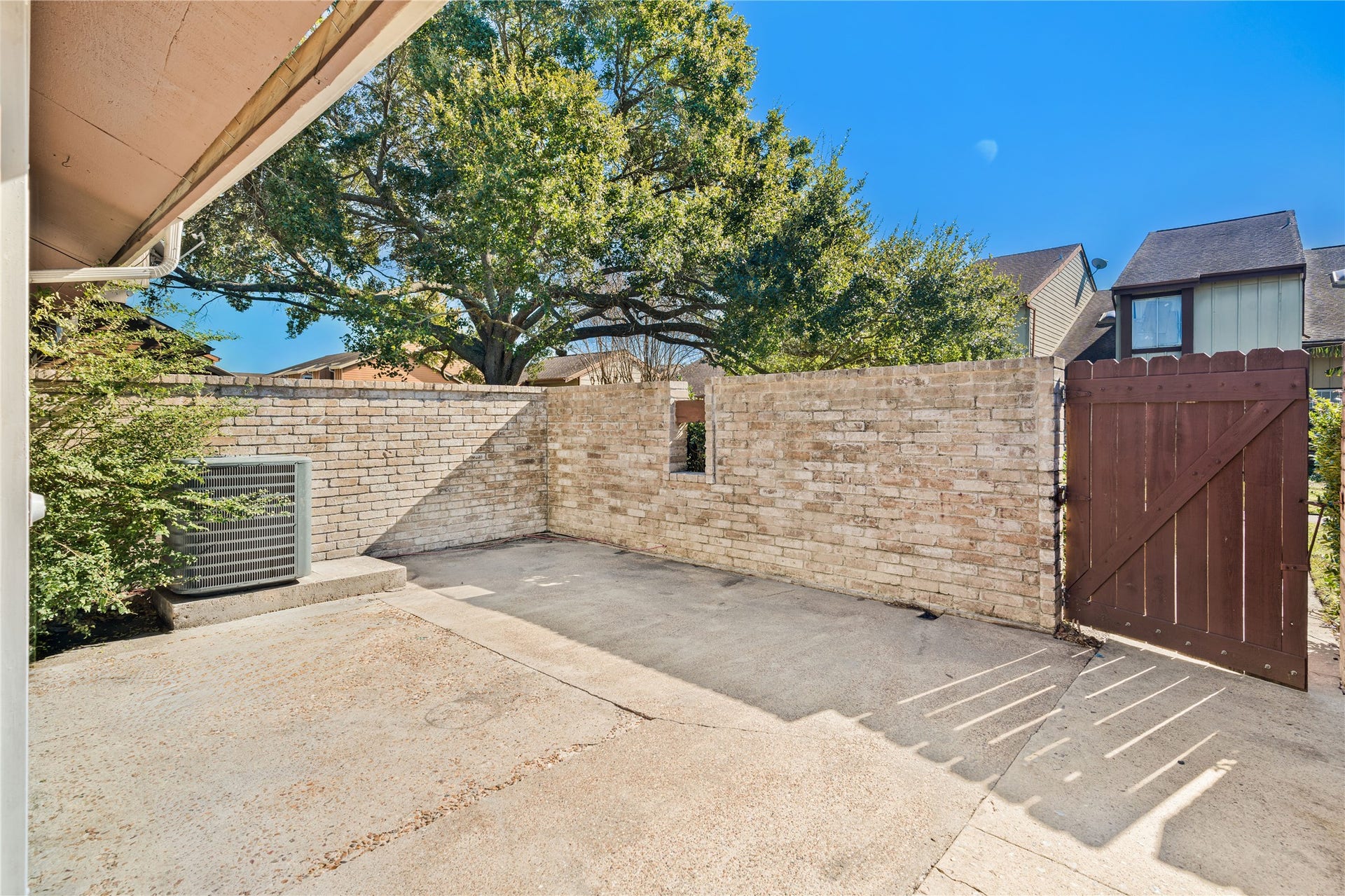 12665 Wellington Park Drive, Houston, TX 77072 12665 Wellington Park Drive, Houston, TX 77072