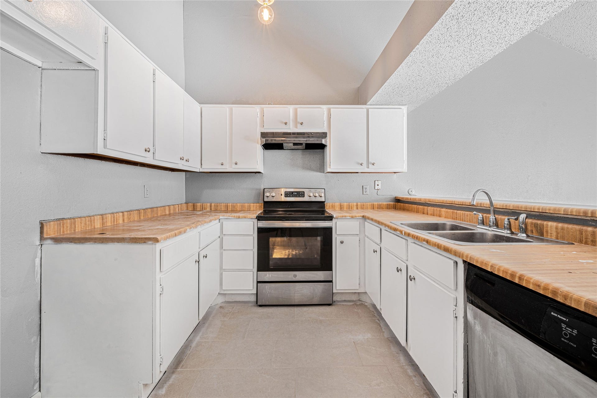 12665 Wellington Park Drive, Houston, TX 77072 12665 Wellington Park Drive, Houston, TX 77072