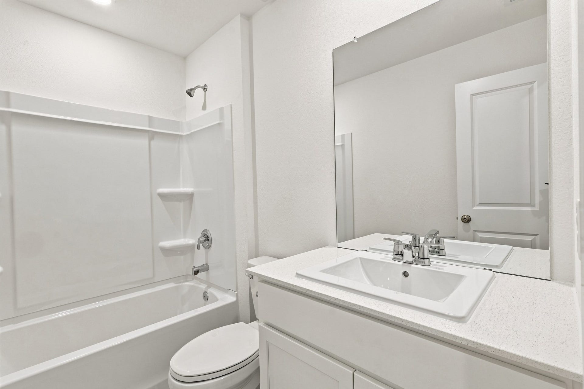 20151 Green Mallard St, Crosby, TX 77532 Full Secondary Bathroom