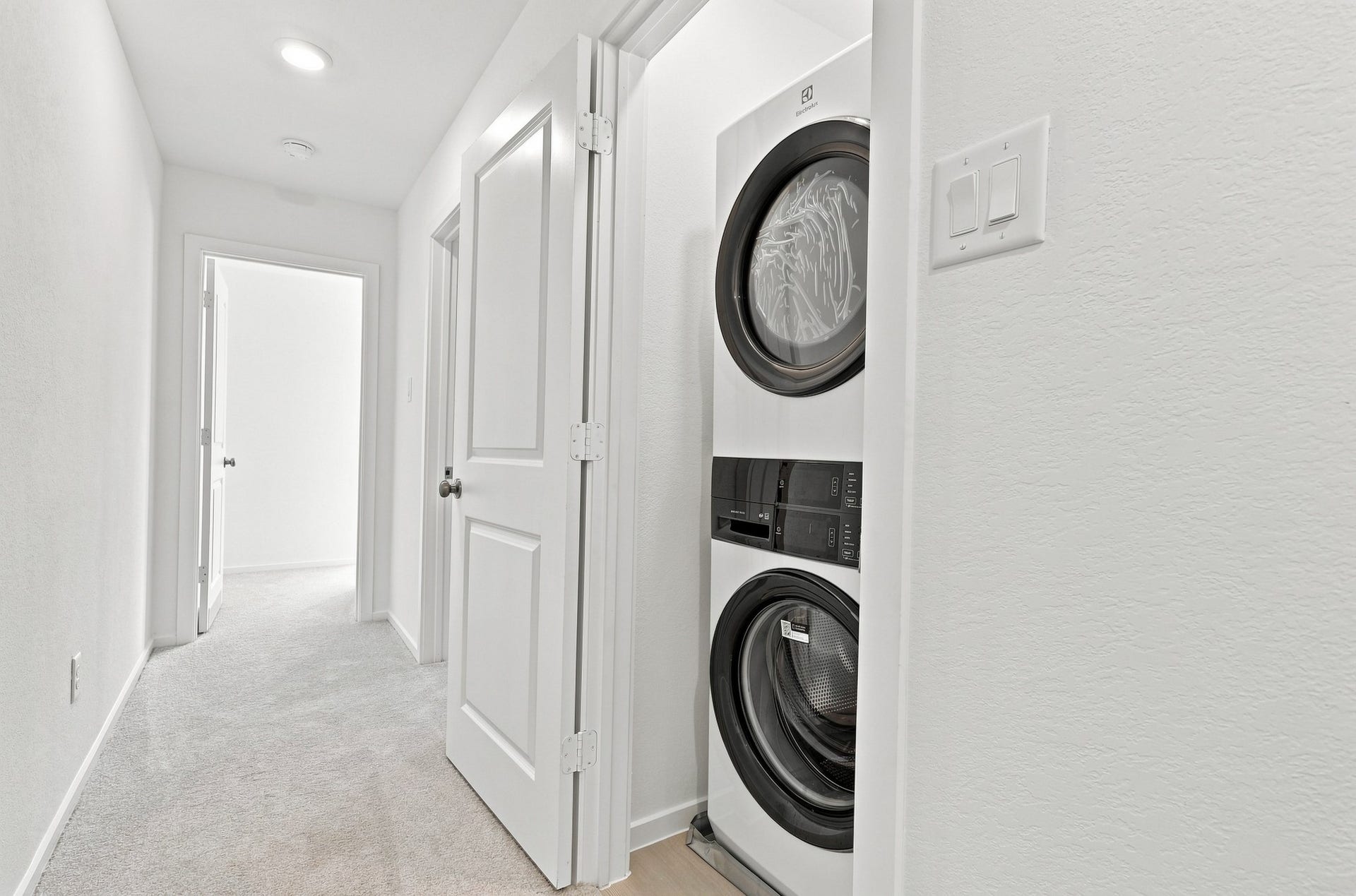 20151 Green Mallard St, Crosby, TX 77532 Washer/Dryer Included