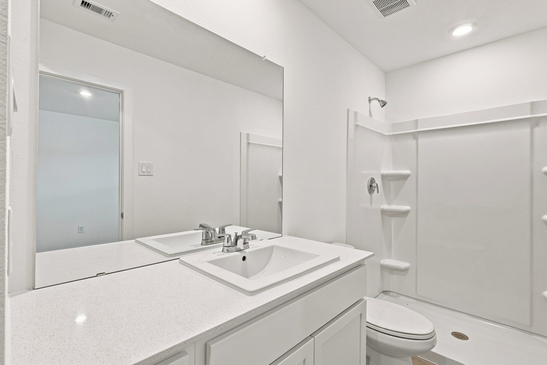 20151 Green Mallard St, Crosby, TX 77532 Primary Bathroom