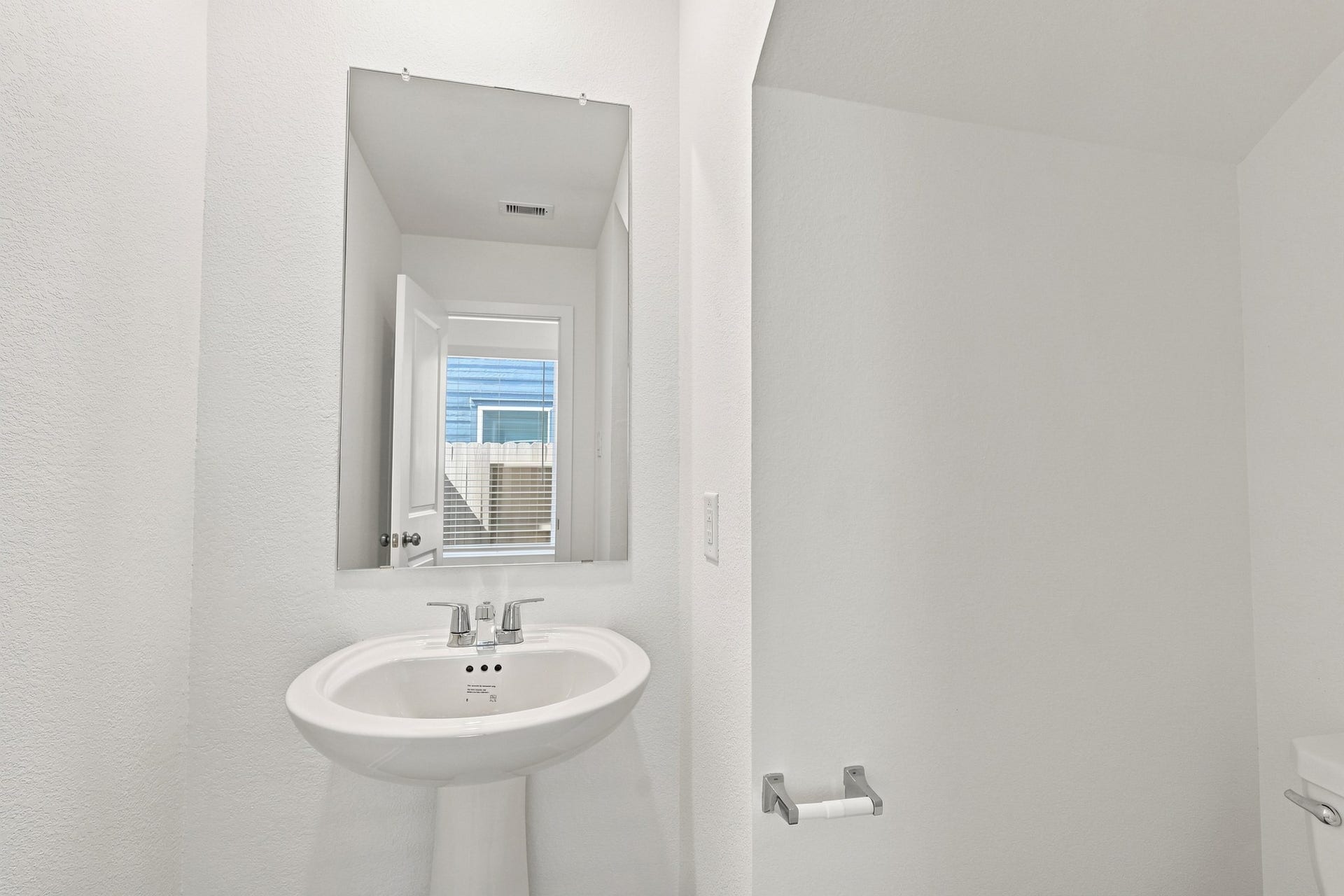 20151 Green Mallard St, Crosby, TX 77532 Half Bathroom