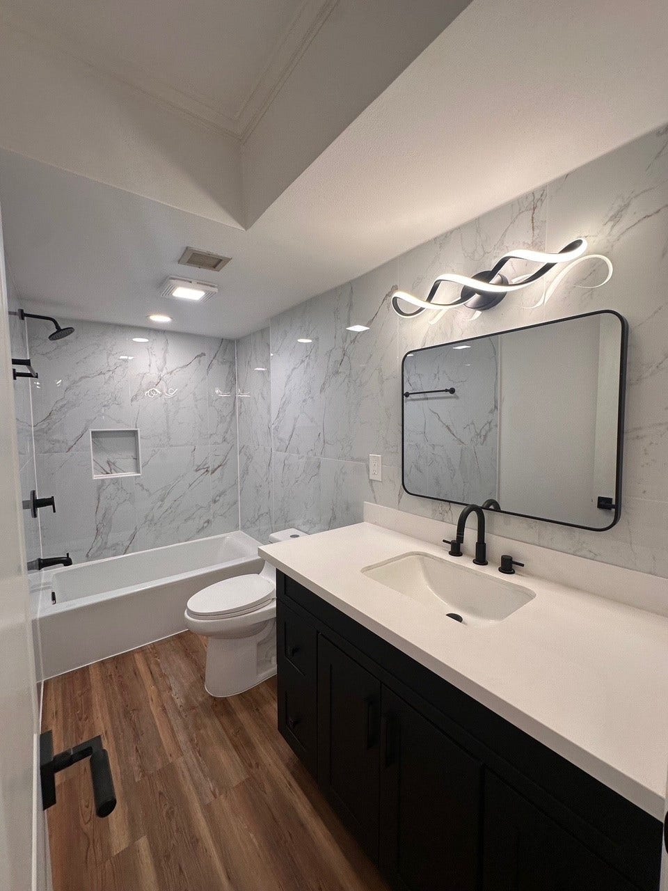 2600 Bellefontaine Street, #B18, Houston, TX 77025 Bathroom 2