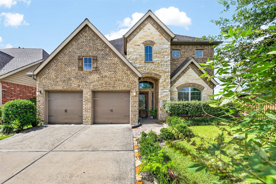 Property photo for 10107 Deerpark Drive, Missouri City, TX