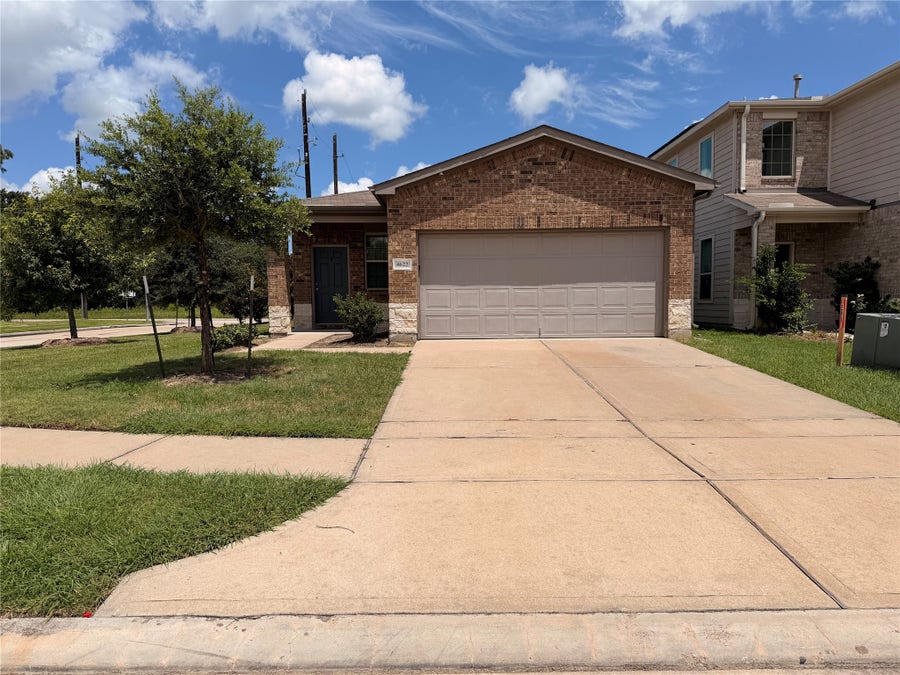 Property photo for 4622 Champions Landing Drive, Houston, TX