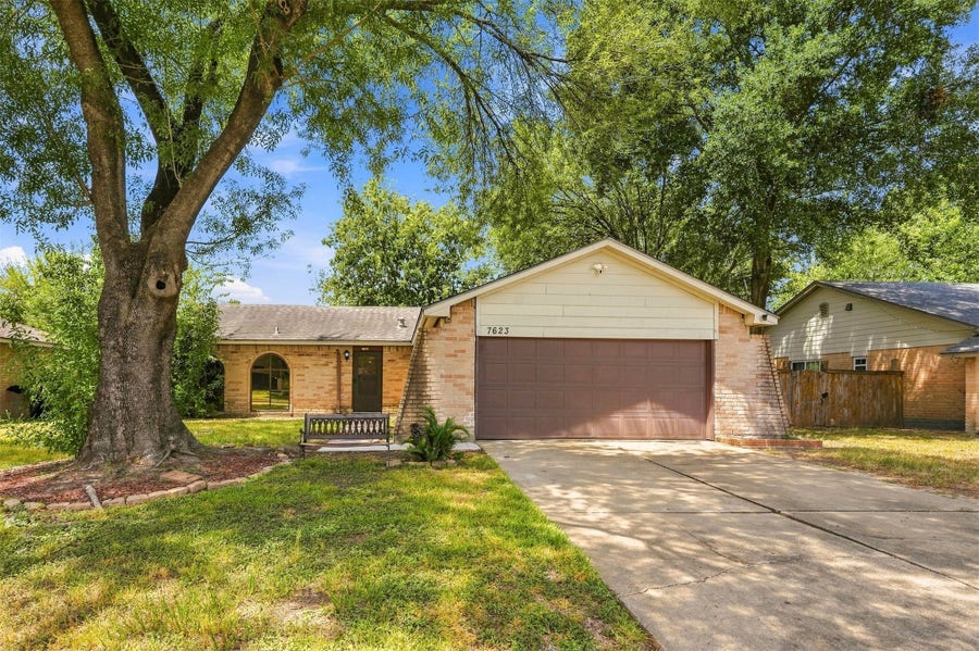 Property photo for 7623 Kite Hill Drive, Houston, TX