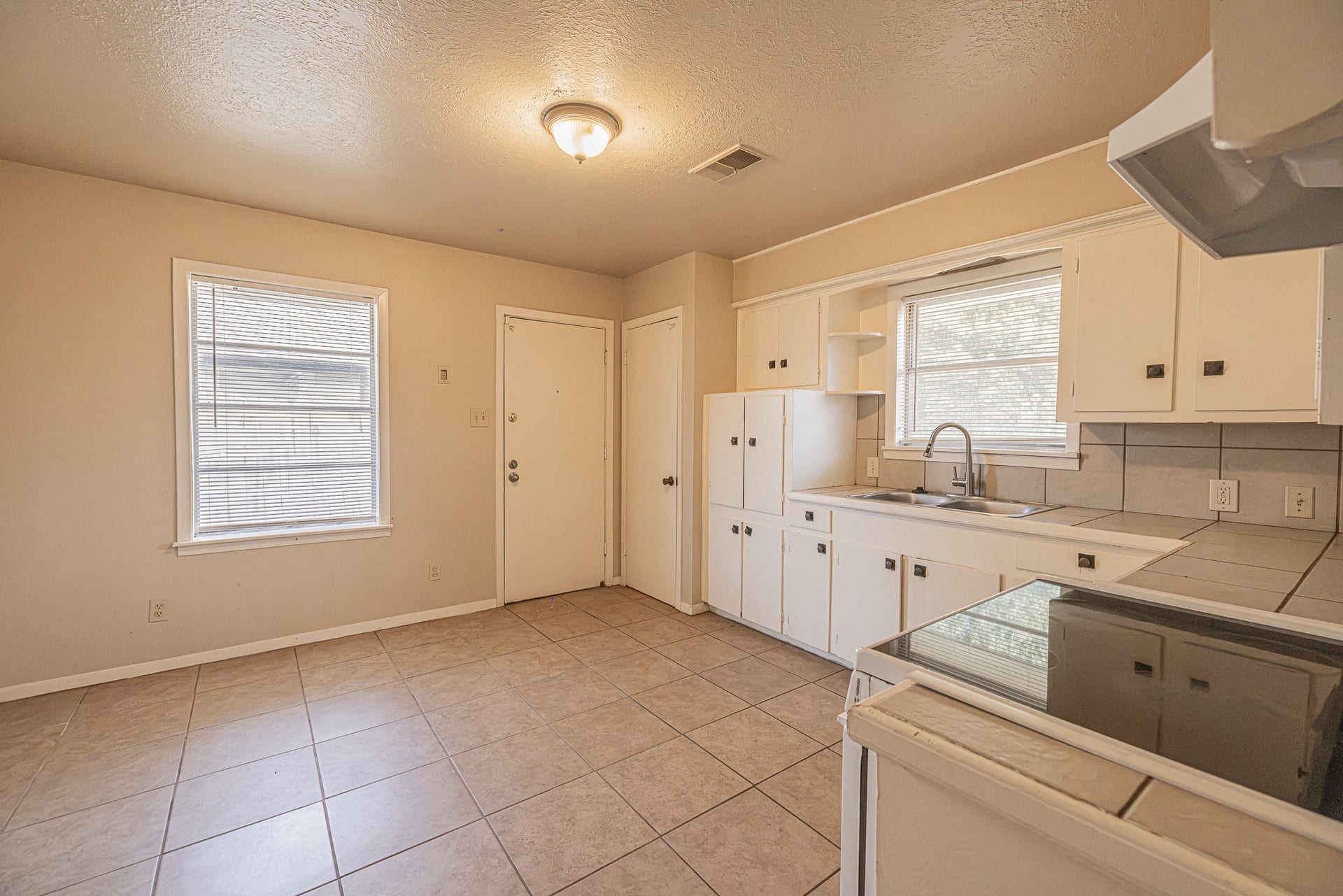 607 Yorkshire Avenue, Pasadena, TX 77503 607 Yorkshire Avenue, Pasadena, TX 77503