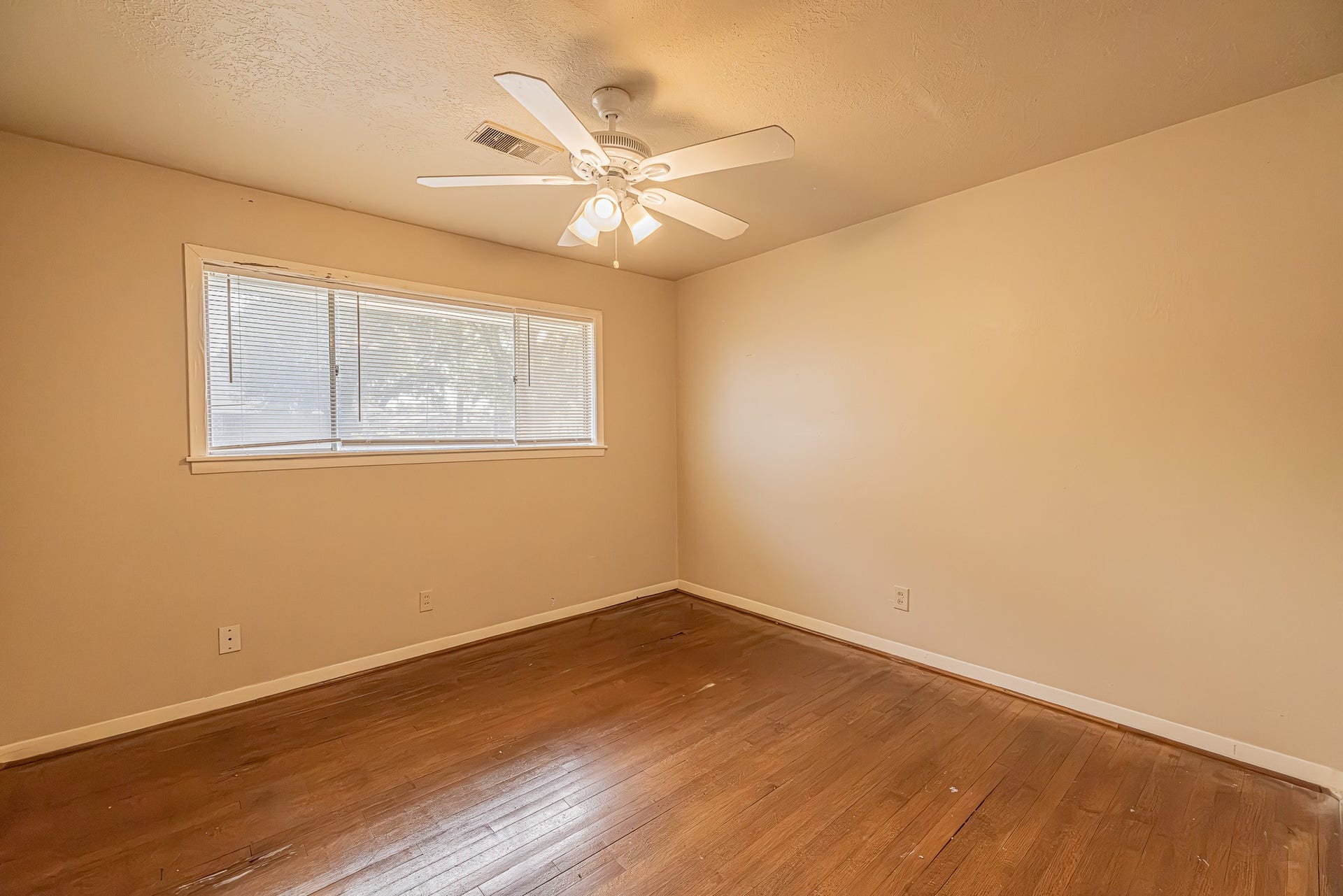 607 Yorkshire Avenue, Pasadena, TX 77503 607 Yorkshire Avenue, Pasadena, TX 77503
