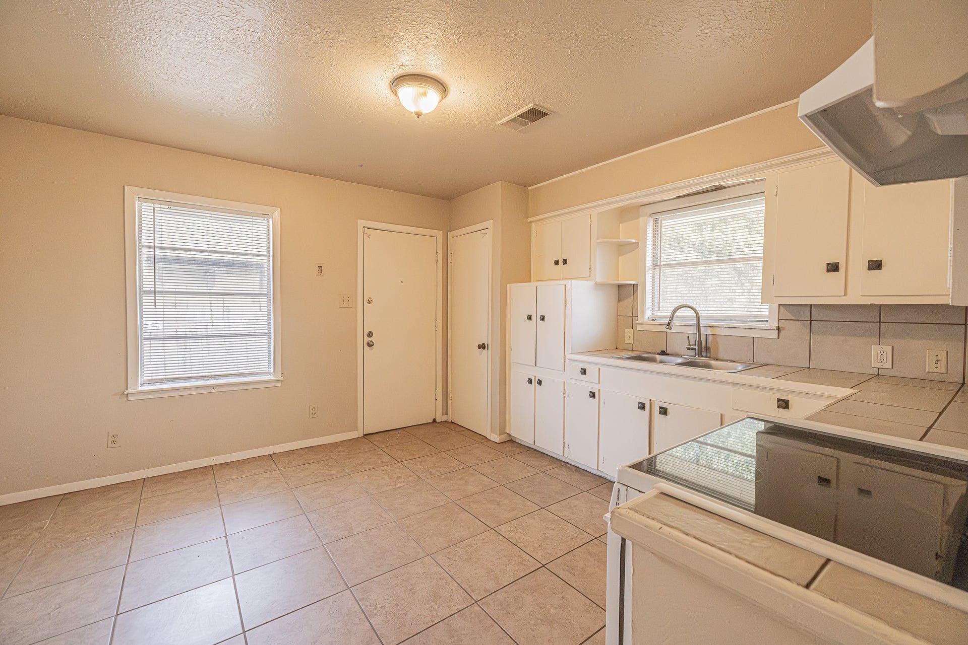 607 Yorkshire Avenue, Pasadena, TX 77503 607 Yorkshire Avenue, Pasadena, TX 77503