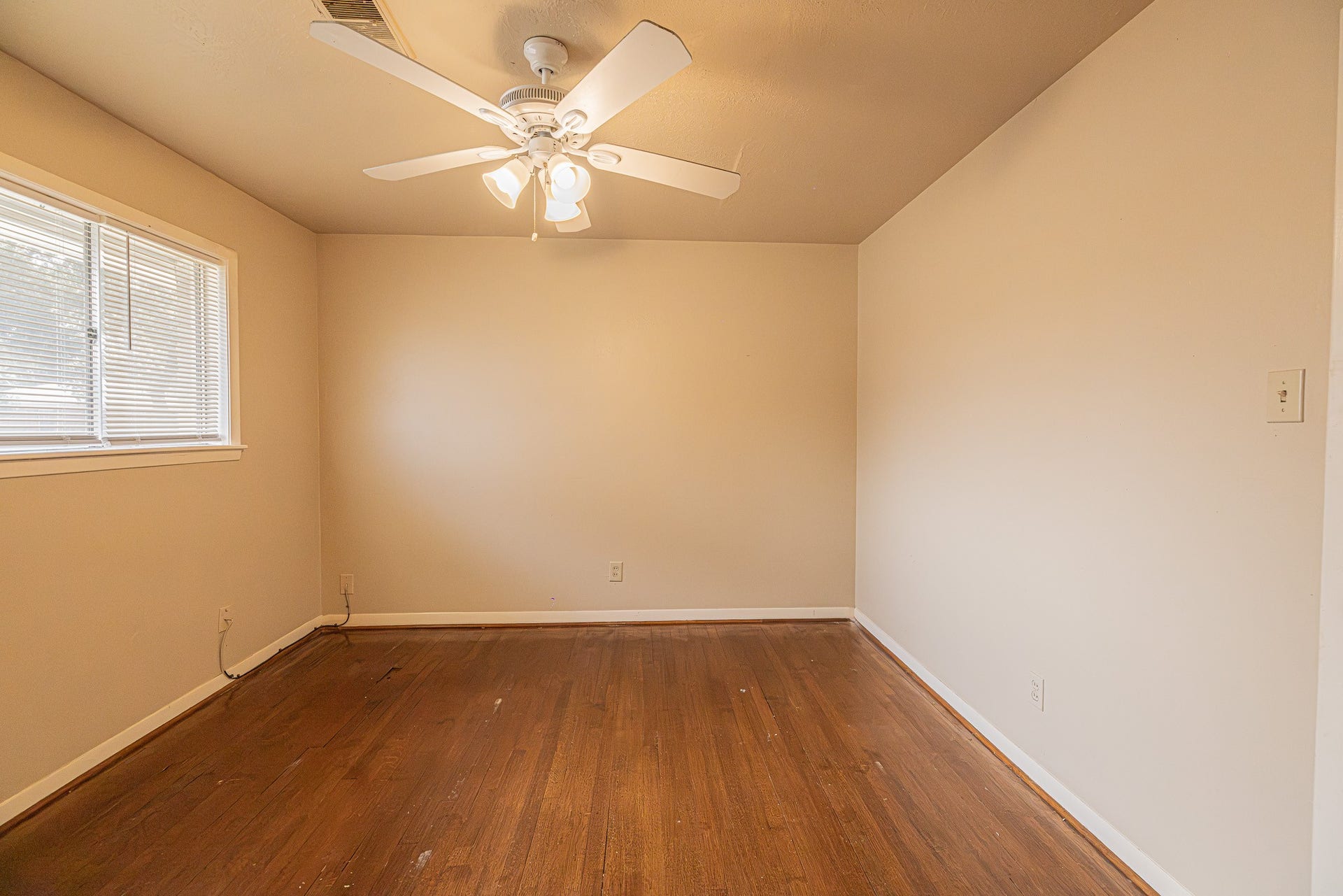 607 Yorkshire Avenue, Pasadena, TX 77503 607 Yorkshire Avenue, Pasadena, TX 77503