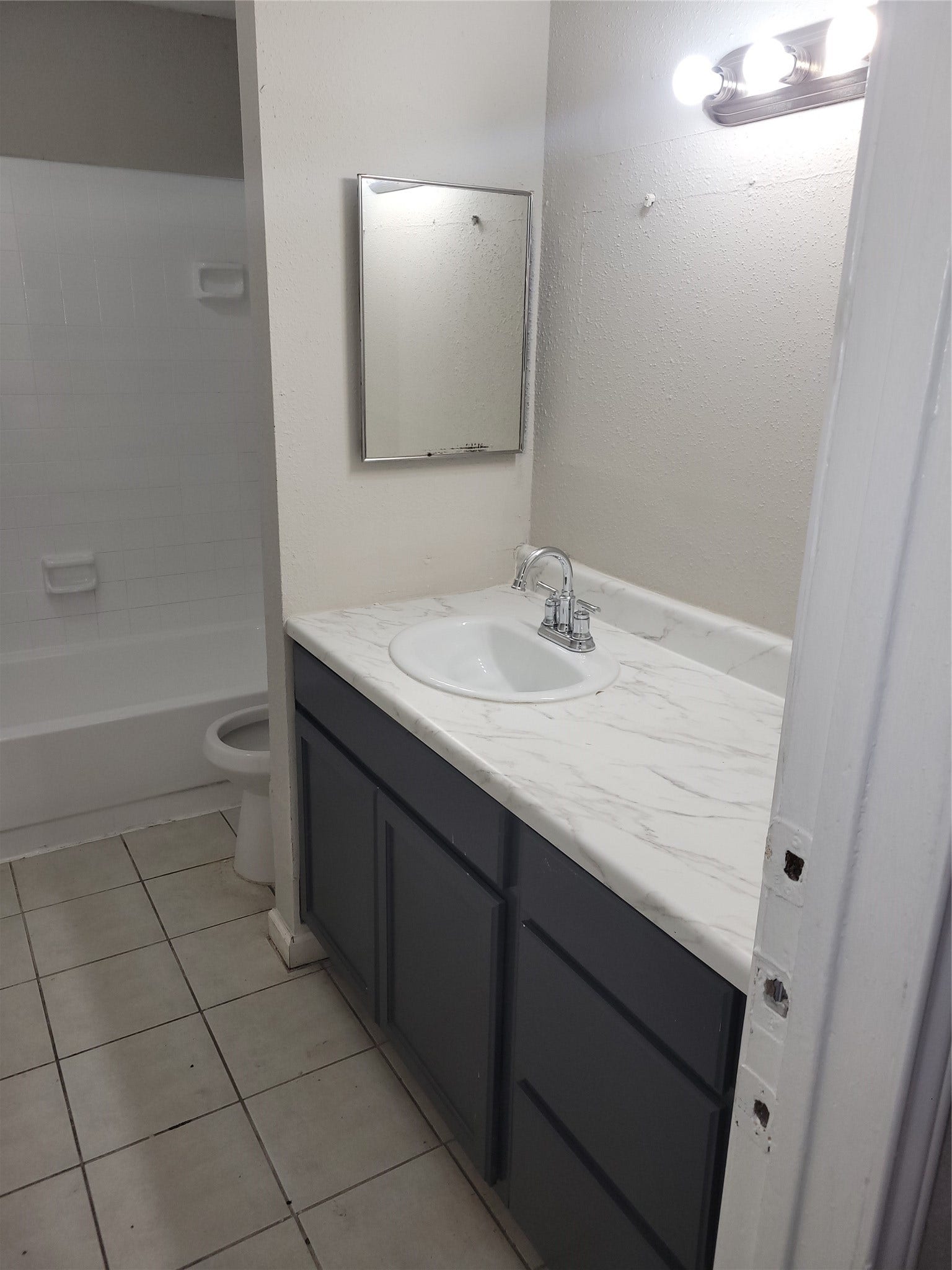 2403 Hallway Bathroom