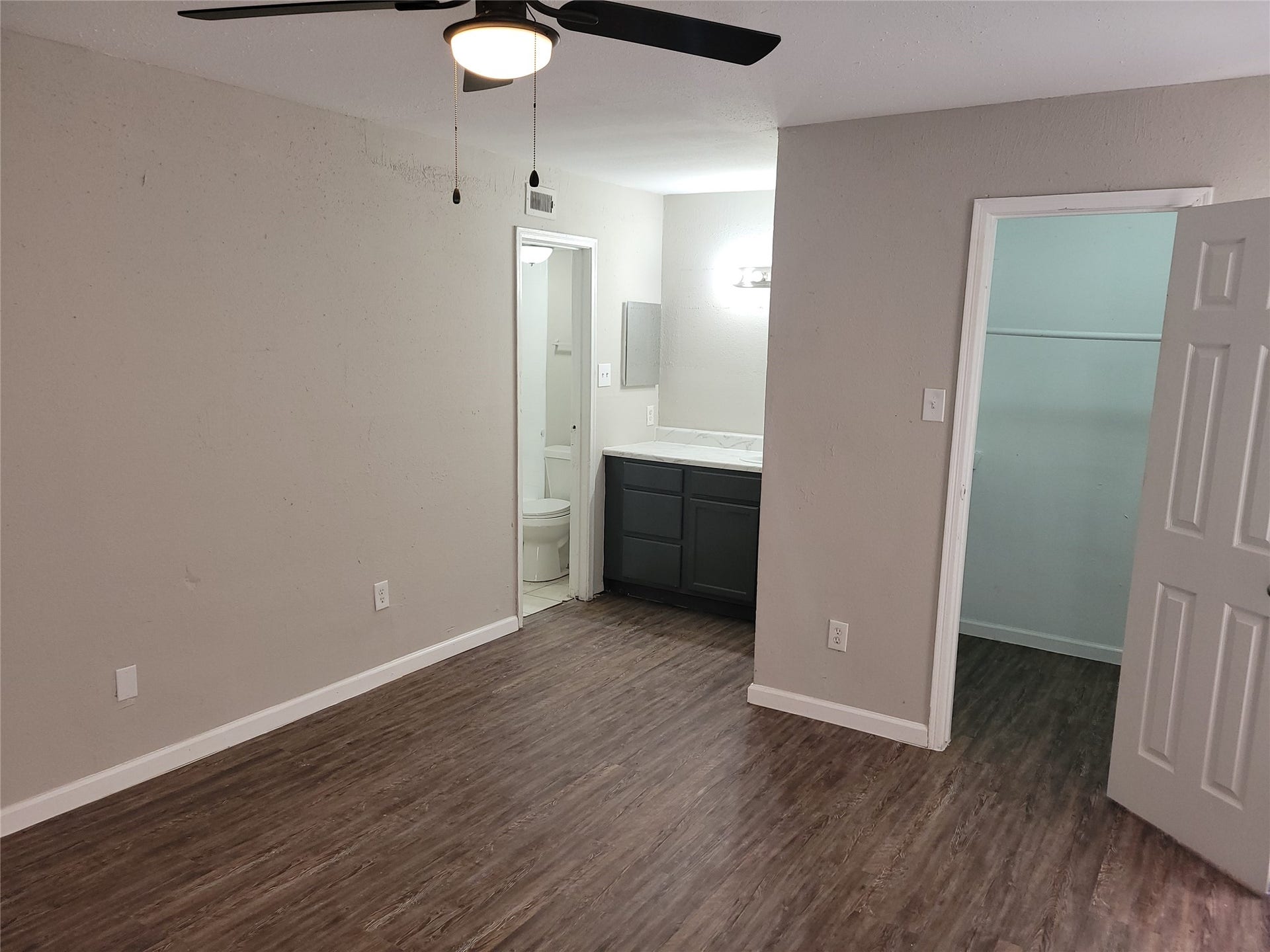 2403 Primary Bedroom