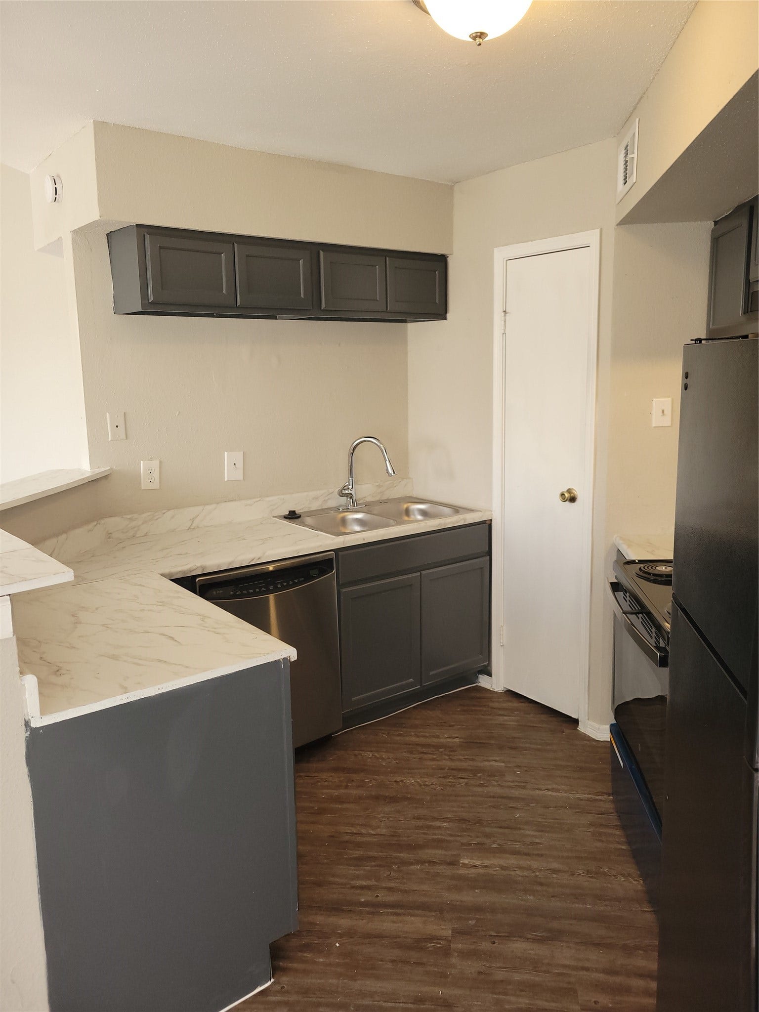 2402 Kitchen