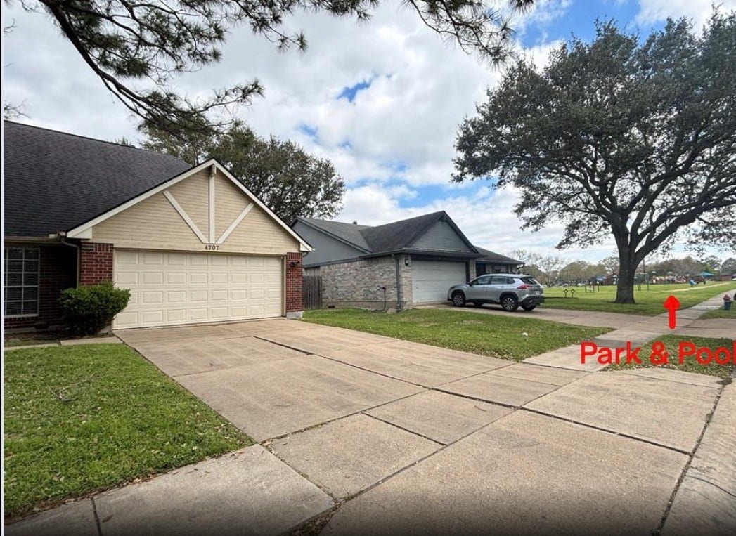 4707 Linden Place, Pearland, TX 77584