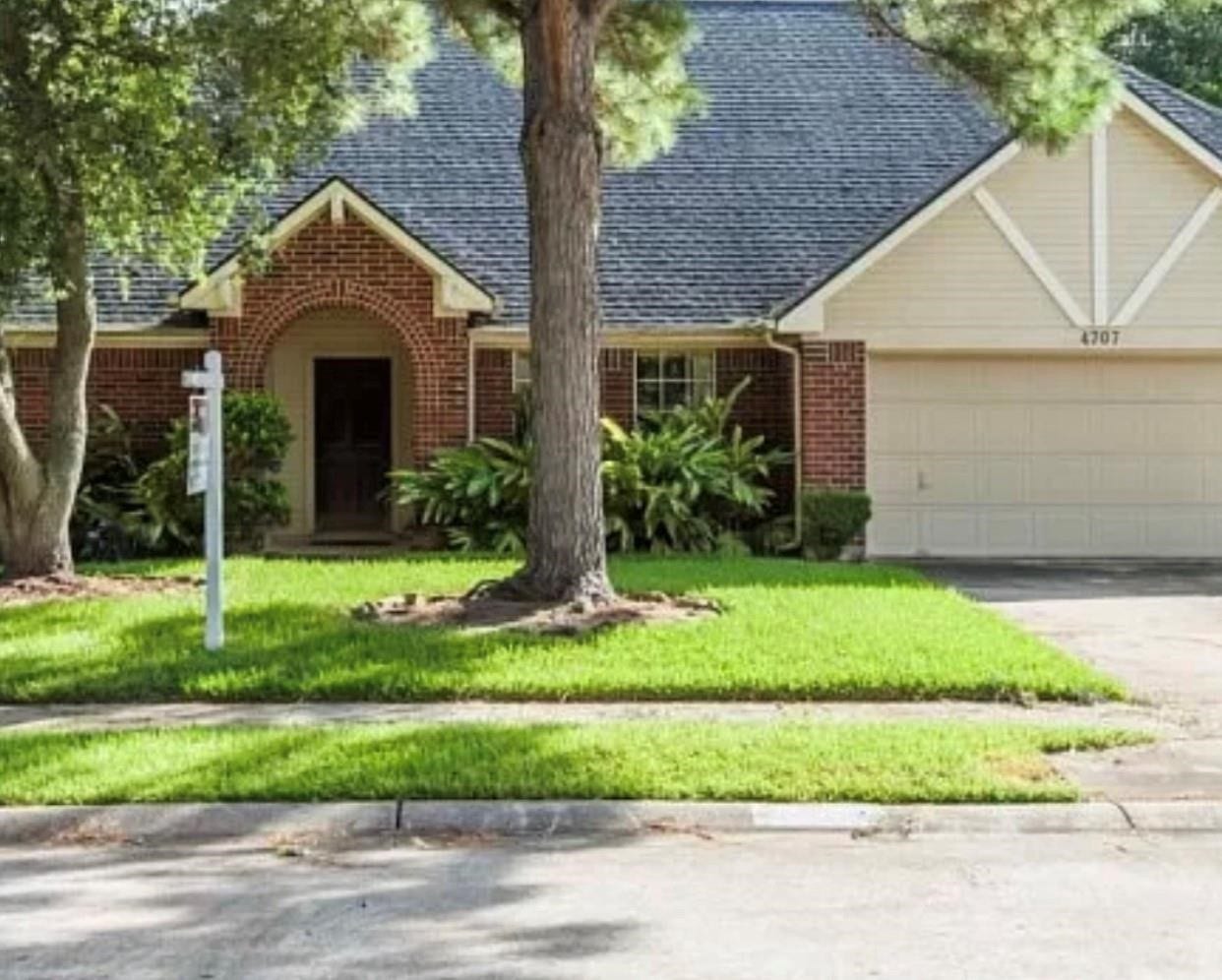 4707 Linden Place, Pearland, TX 77584