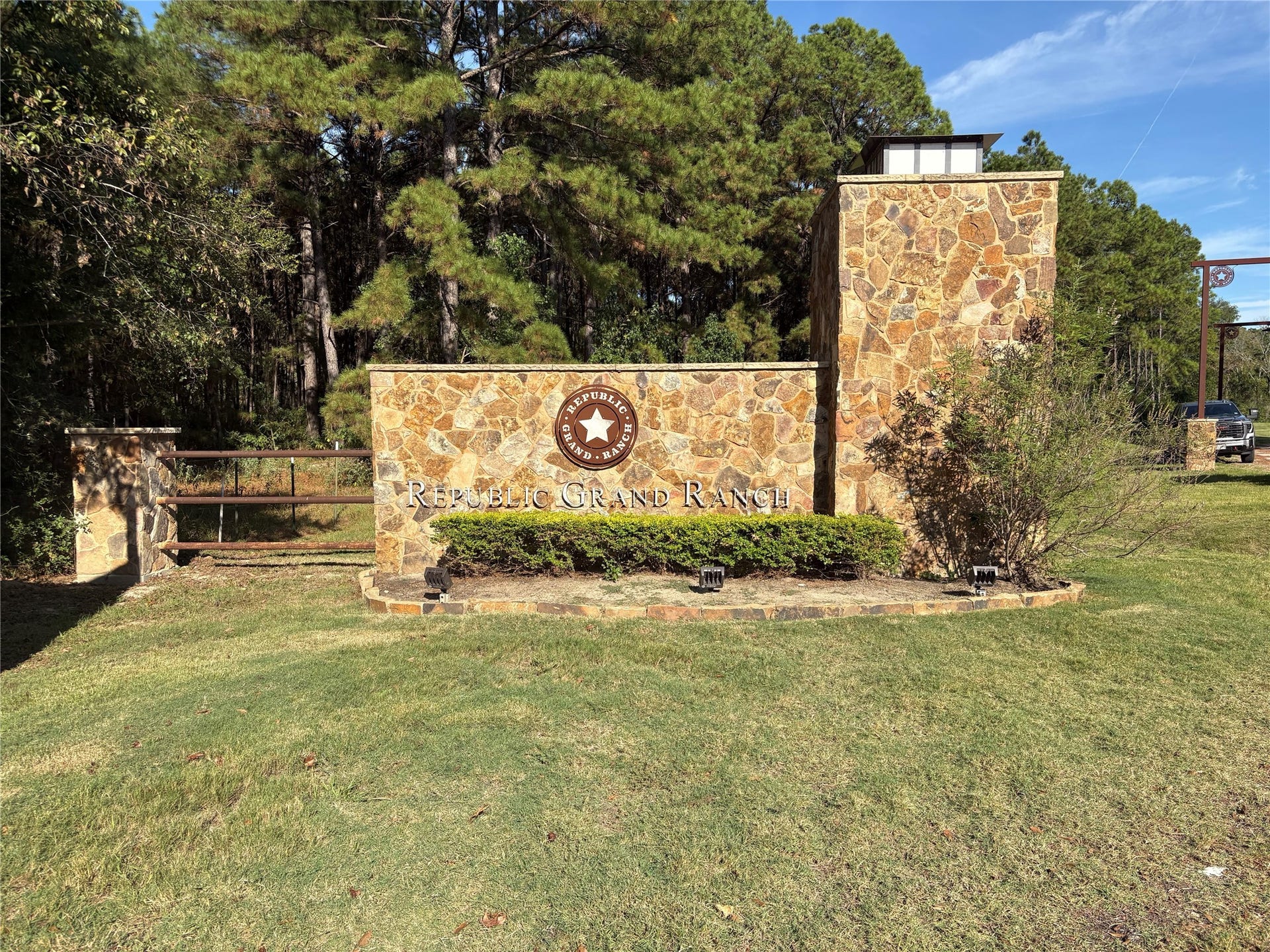 Experience the charm of Republic Grand Ranch, where rolling hills, attractive homes, and a welcoming community create a wonderful place to call home.  Gorgeous terrain is not flat like most of Houston - truly rolling hills  throughout the community and nice elevation changes add to the beauty of this area.