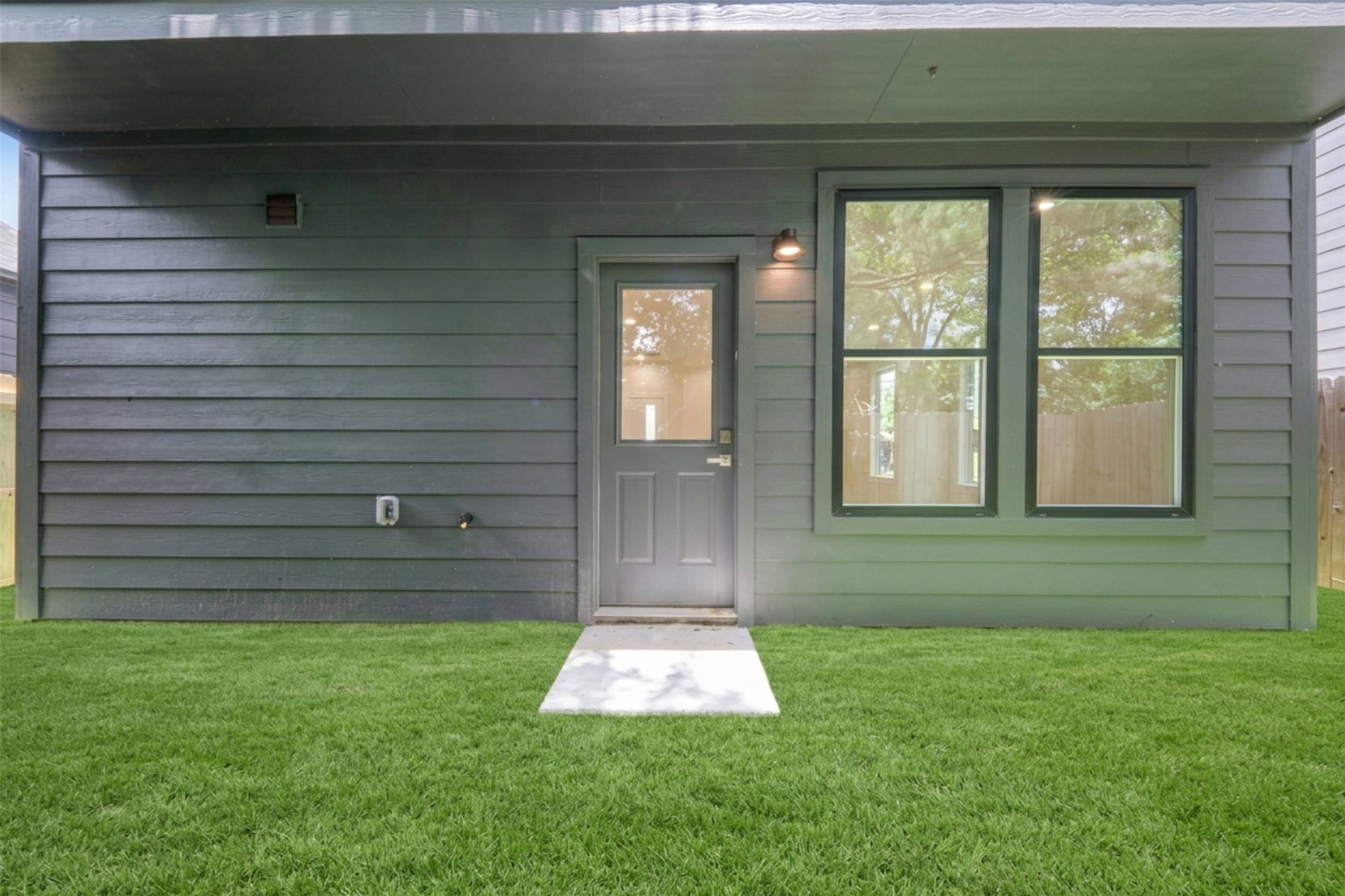1275 Dewalt Street, Houston, TX 77088 1275 Dewalt Street, Houston, TX 77088