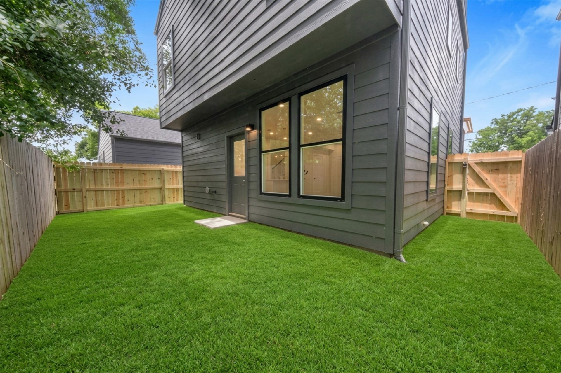 1275 Dewalt Street, Houston, TX 77088 1275 Dewalt Street, Houston, TX 77088