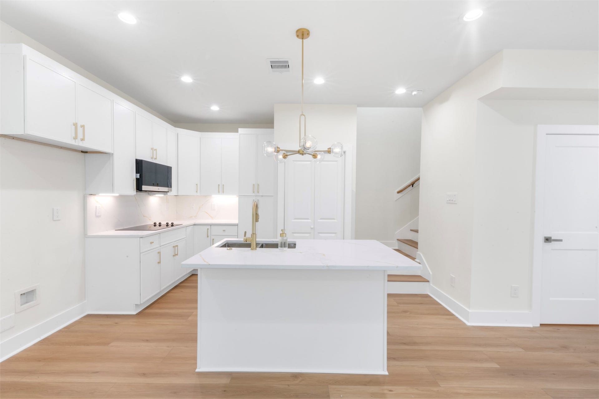 1275 Dewalt Street, Houston, TX 77088 1275 Dewalt Street, Houston, TX 77088