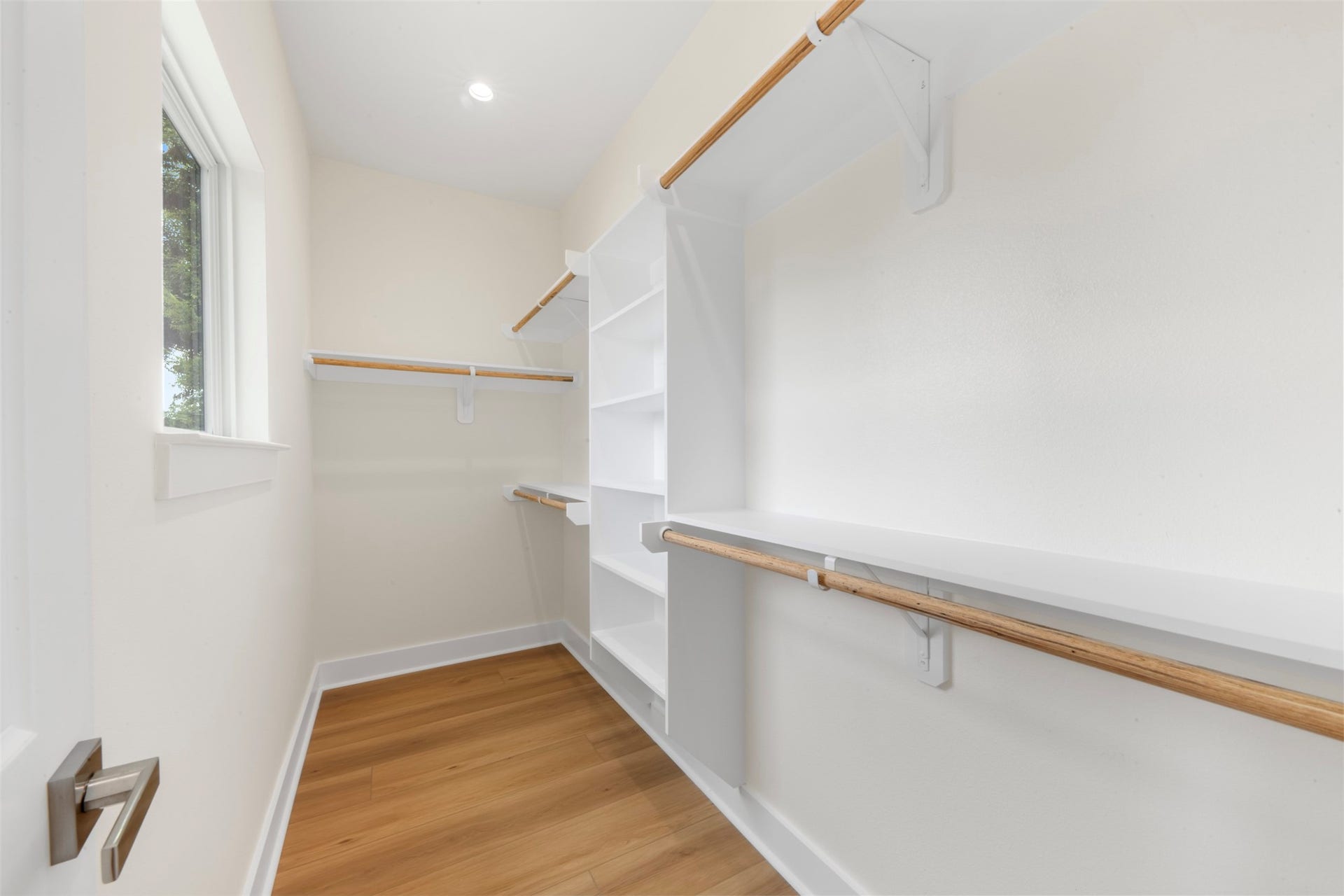 1275 Dewalt Street, Houston, TX 77088 1275 Dewalt Street, Houston, TX 77088