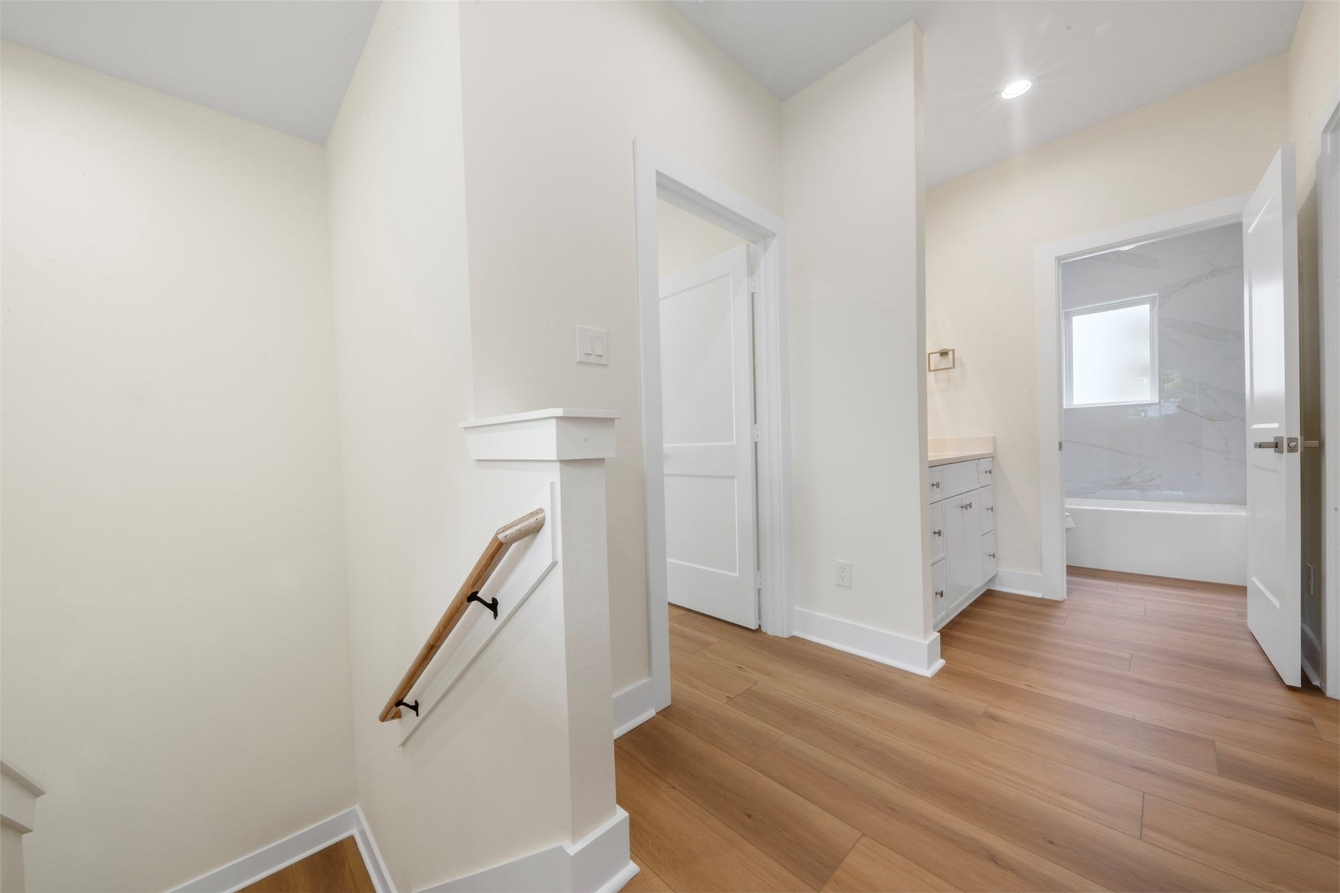 1275 Dewalt Street, Houston, TX 77088 1275 Dewalt Street, Houston, TX 77088