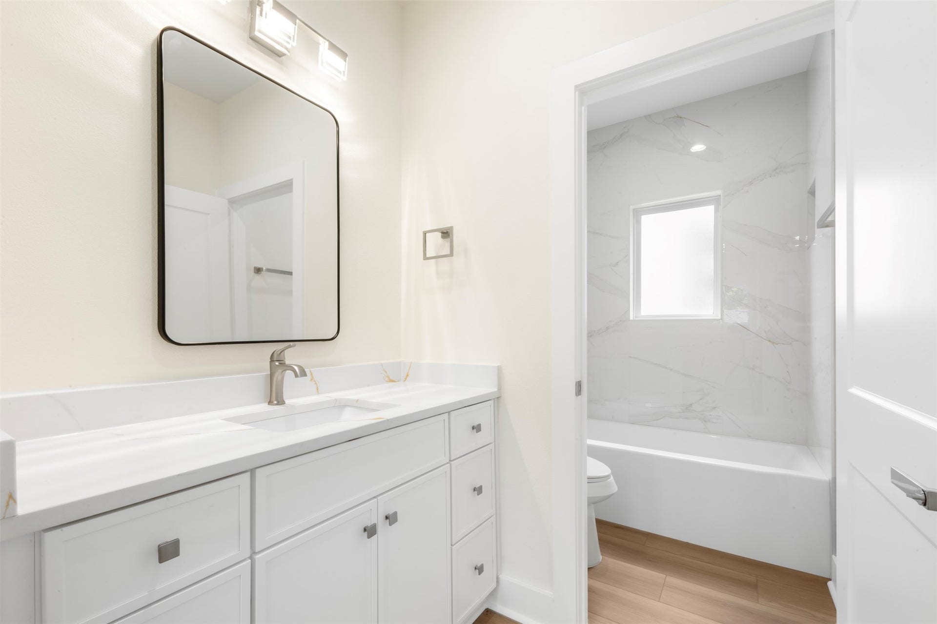 1275 Dewalt Street, Houston, TX 77088 1275 Dewalt Street, Houston, TX 77088