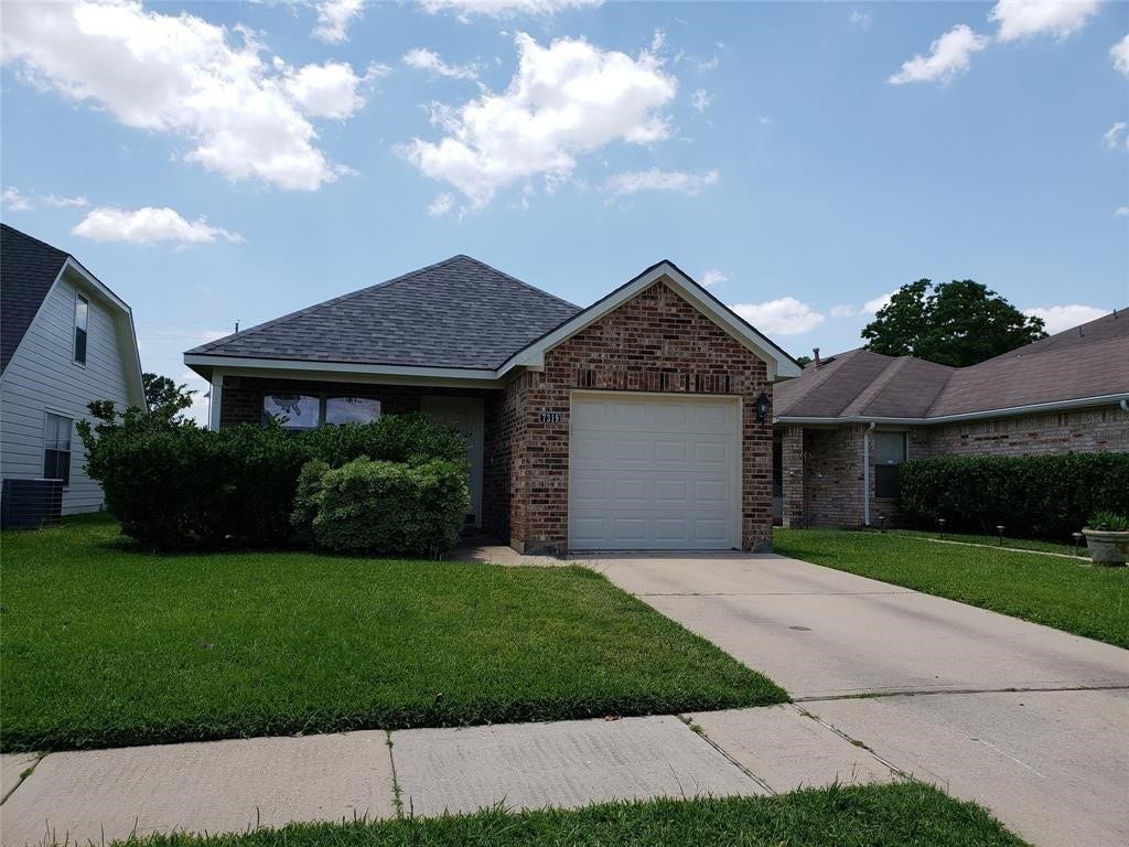 7319 Village Lake Drive, Cypress, TX 77433 Charming Cypress: Discover this inviting single-story home at 7319 Village Lake Dr, featuring a well-maintained facade, a welcoming atmosphere, and the perfect blend of comfort and convenience nestled in a vibrant community.