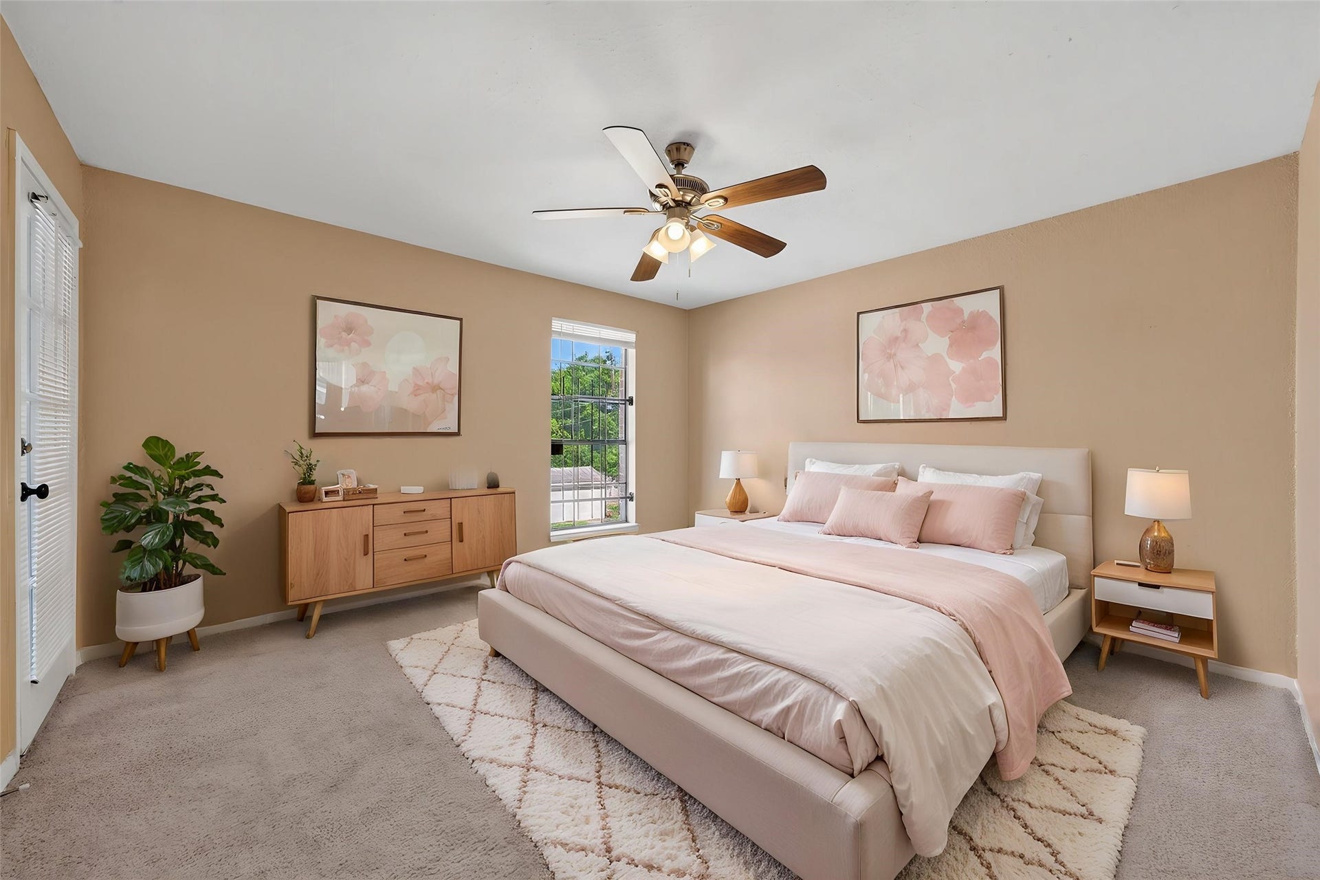 12500 Sandpiper Drive, #122, Houston, TX 77035 VIRTUALLY STAGED