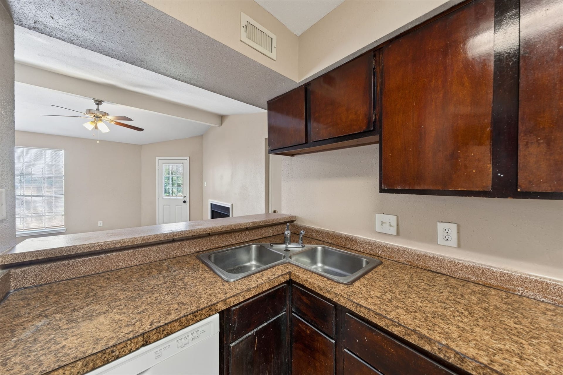 12500 Sandpiper Drive, #122, Houston, TX 77035 12500 Sandpiper Drive, #122, Houston, TX 77035