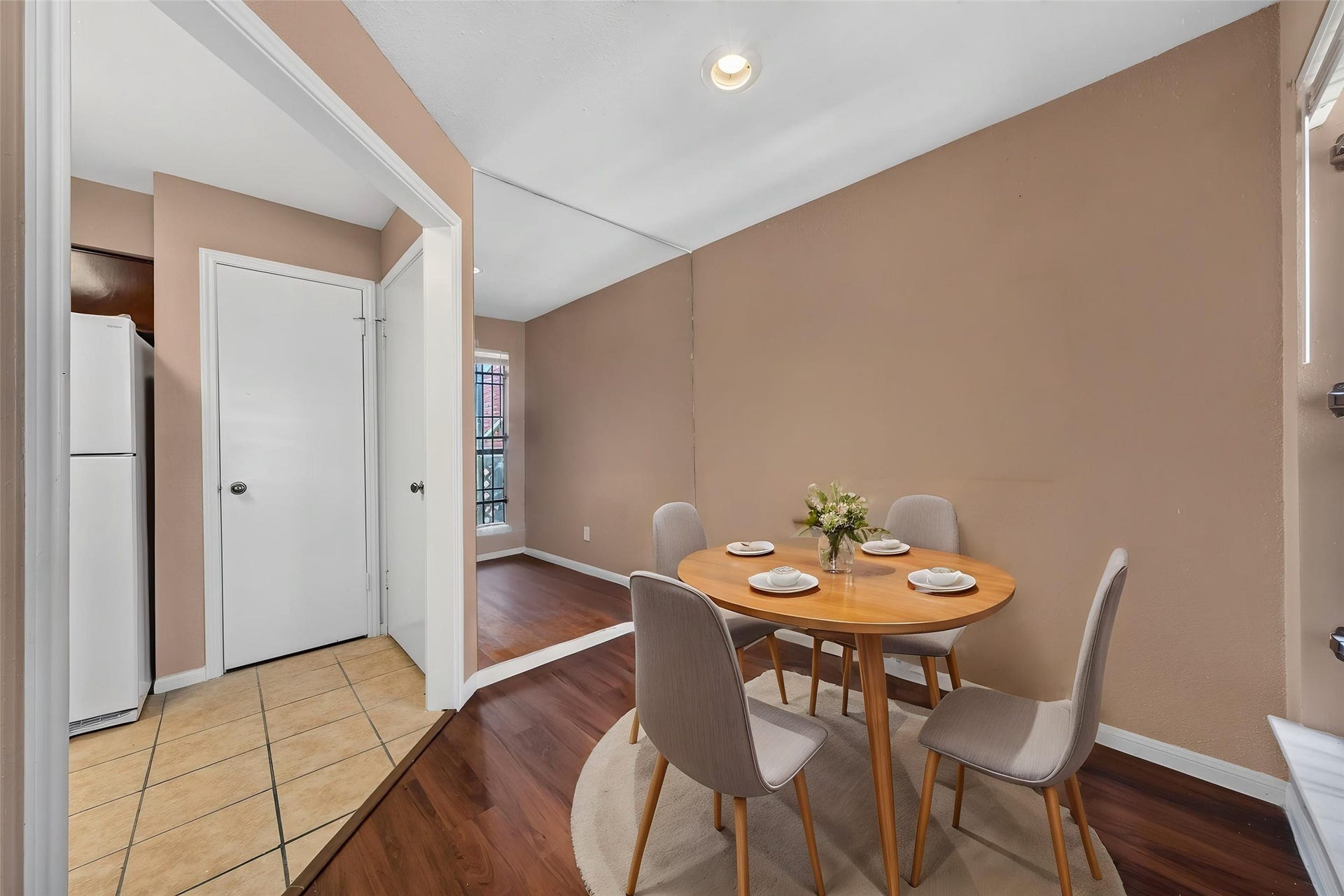 12500 Sandpiper Drive, #122, Houston, TX 77035 VIRTUALLY STAGED