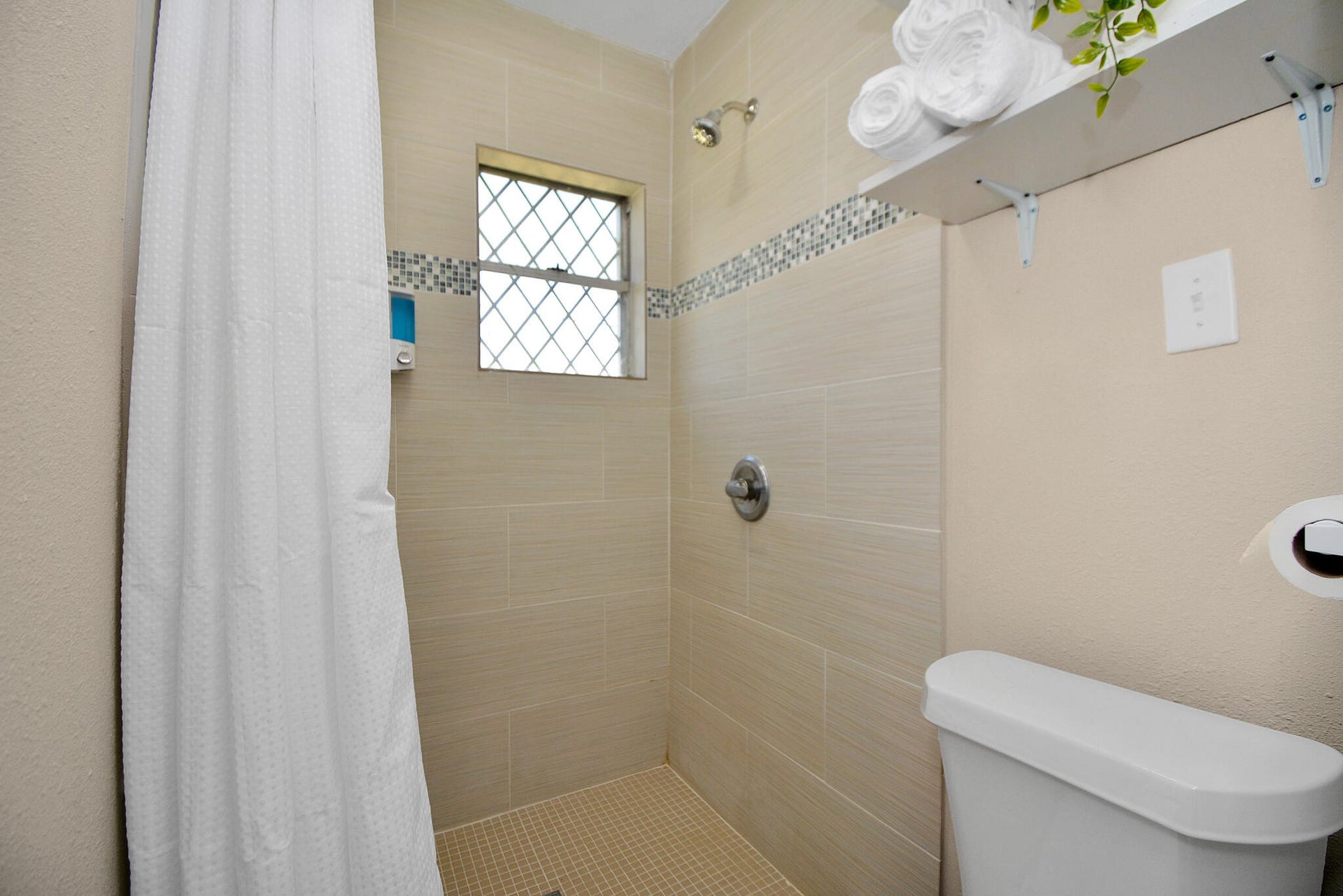 6618 Anderson Street, Texas City, TX 77591 6618 Anderson Street, Texas City, TX 77591