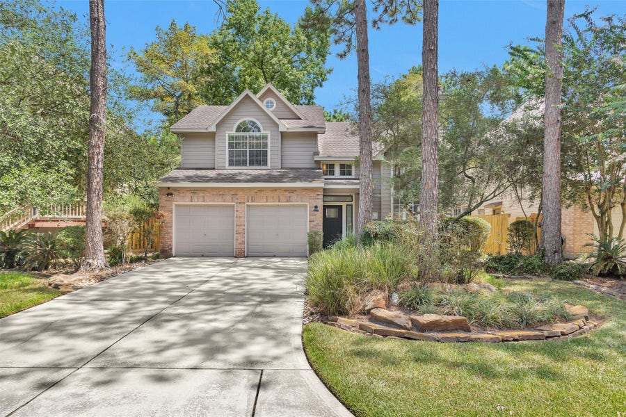 Property photo for 84 E Lakeridge Drive, The Woodlands, TX