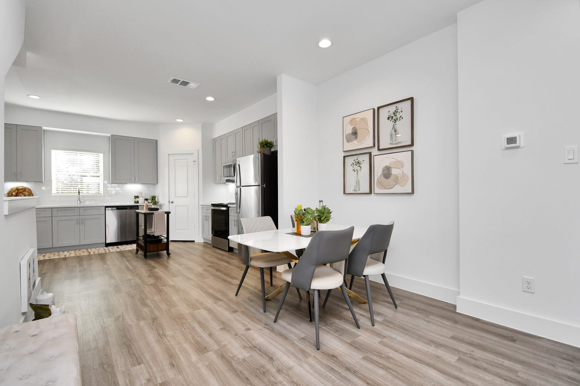 2002 Laverne Willow Lane, #A, Houston, TX 77080 Second floor Kitchen, Dinning and Living area