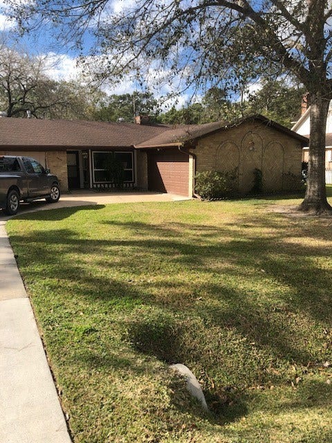 Property photo for 5420 Longshadow Drive, Dickinson, TX