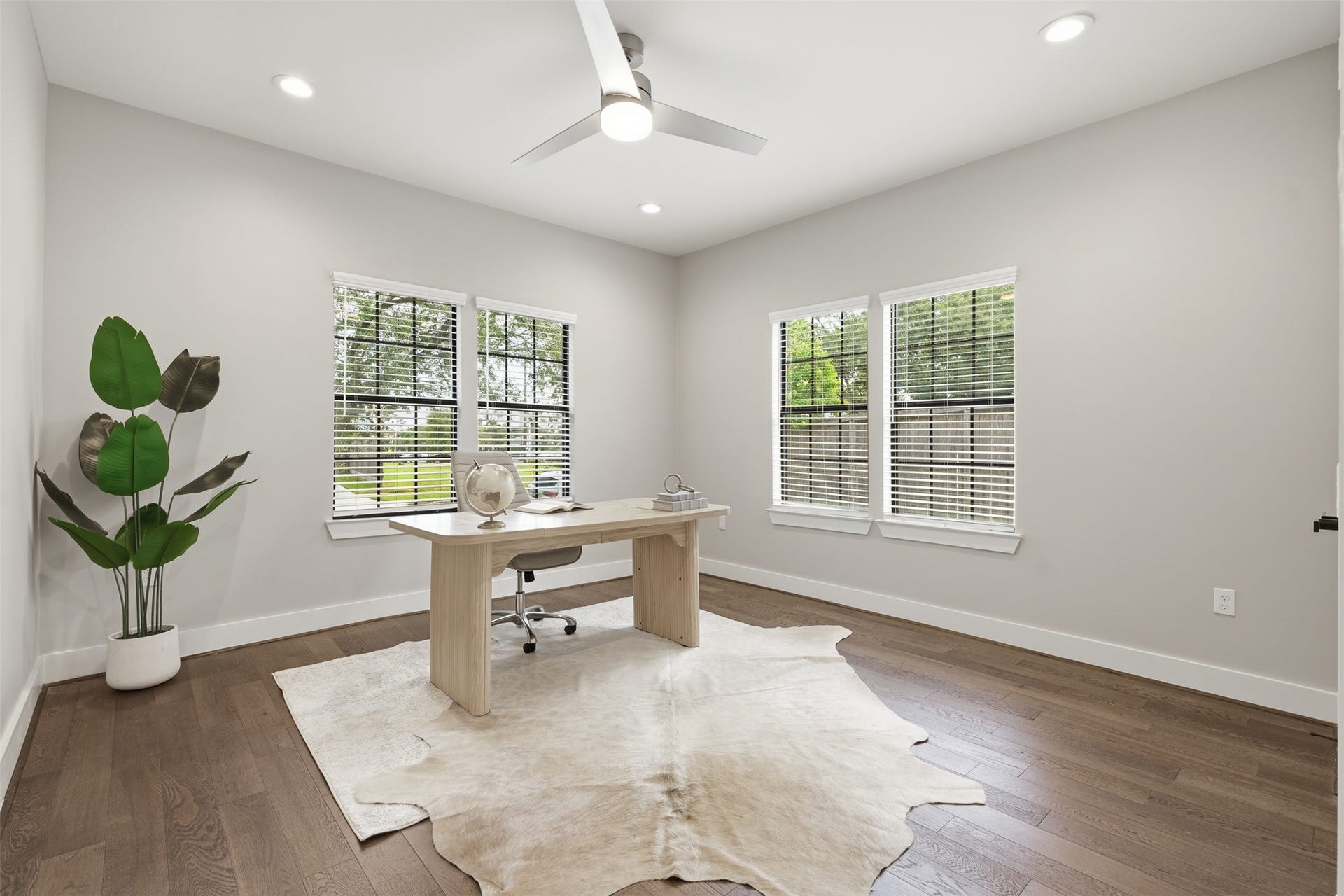 2109 Sul Ross Street, Houston, TX 77098 Bright and versatile room, perfect for a home office or guest bedroom