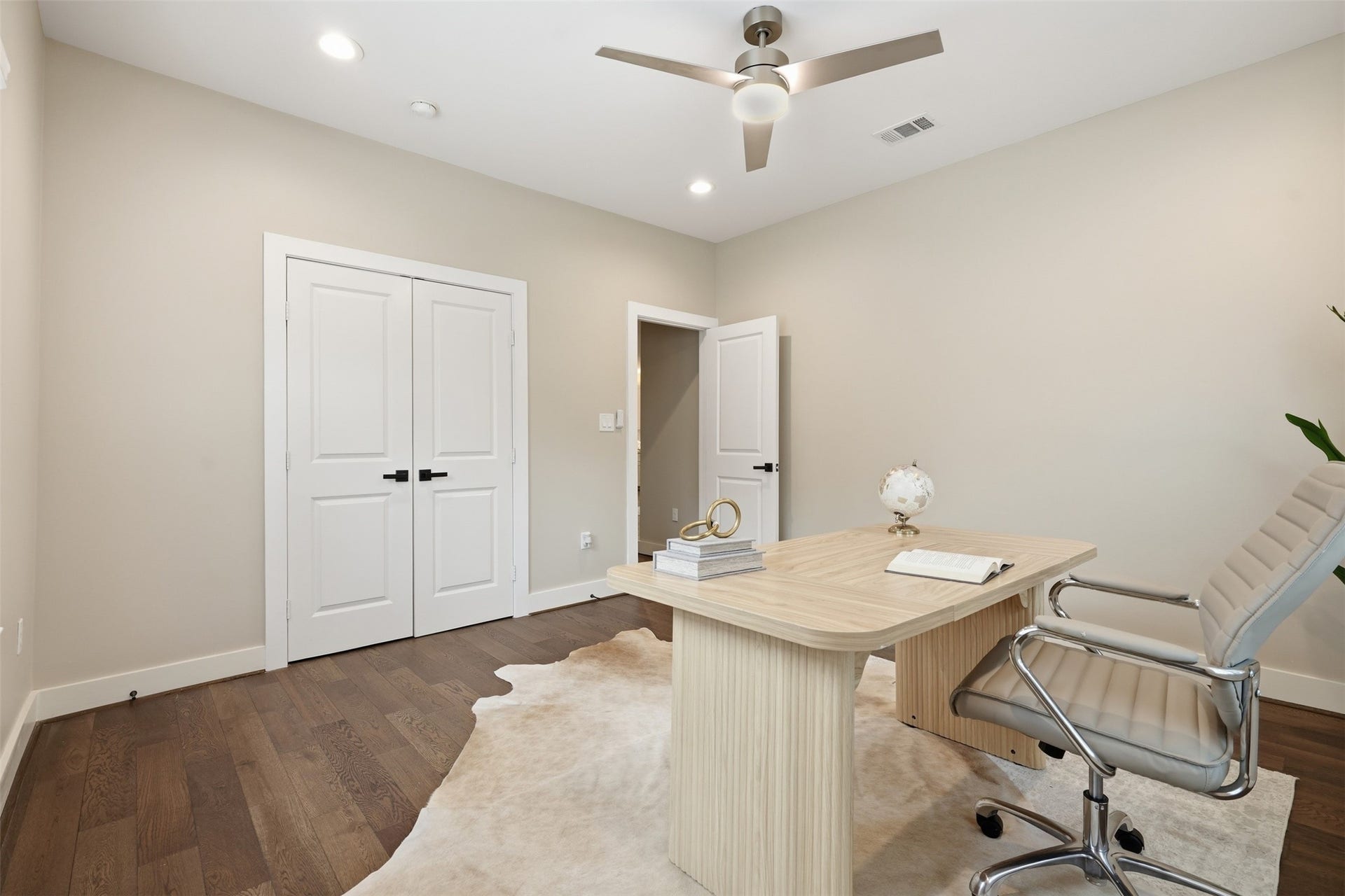 2109 Sul Ross Street, Houston, TX 77098 2109 Sul Ross Street, Houston, TX 77098