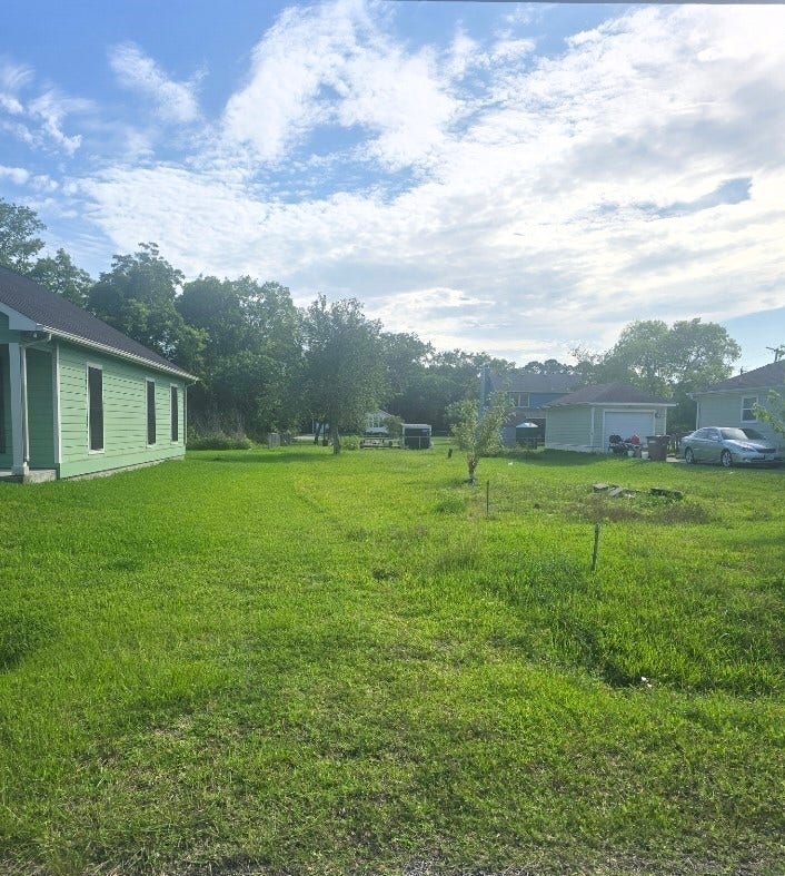 2508 Avenue F, Dickinson, TX 77539 2508 Avenue F, Dickinson, TX 77539