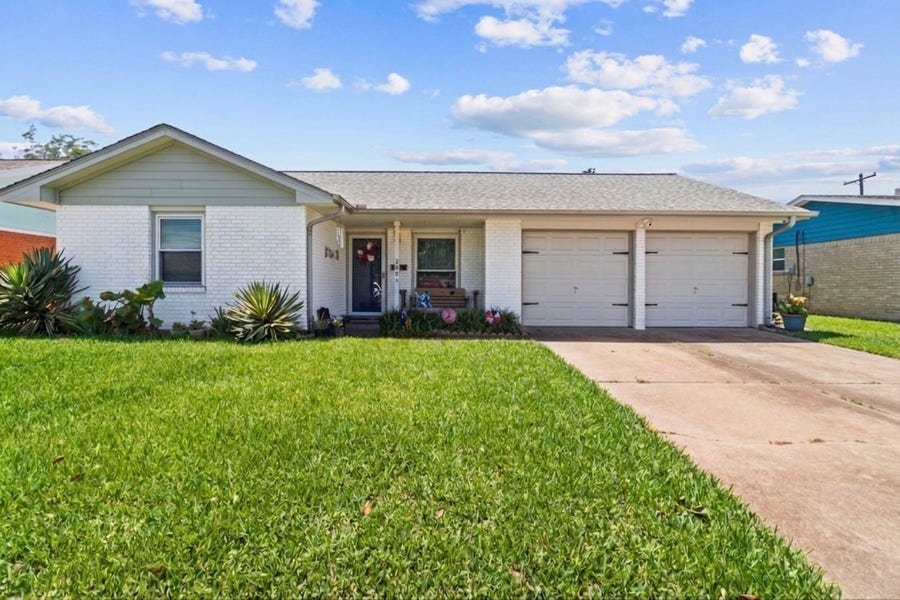 Property photo for 2805 Pine Street, Galveston, TX