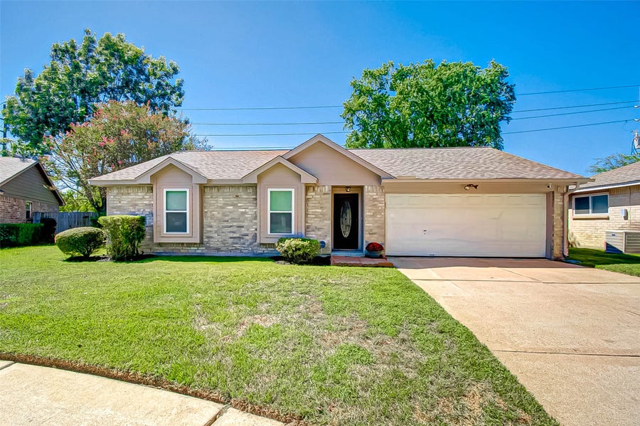 Property photo for 7211 Skylight Lane, Houston, TX