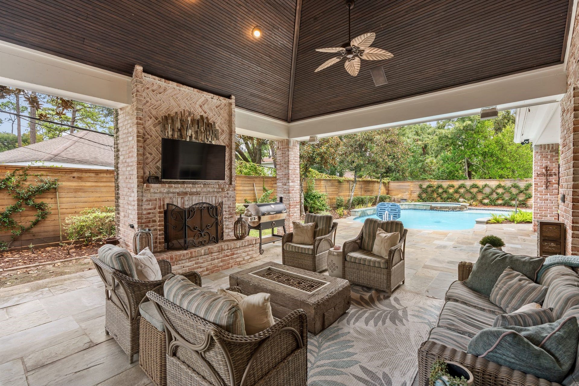 11910 Longleaf Lane, Houston, TX 77024 11910 Longleaf Lane, Houston, TX 77024