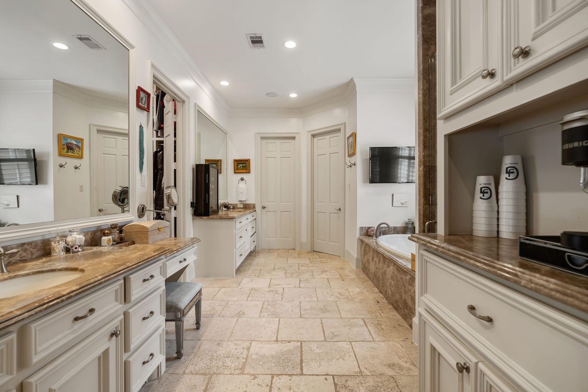 11910 Longleaf Lane, Houston, TX 77024 11910 Longleaf Lane, Houston, TX 77024