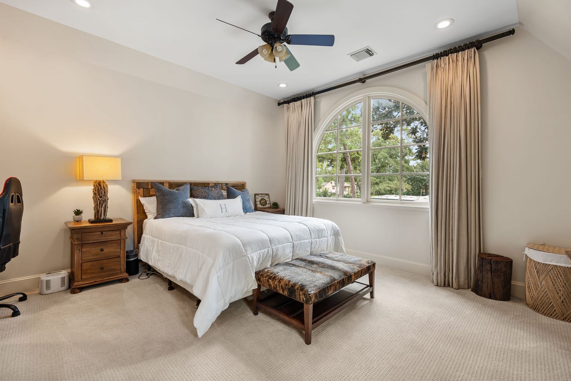 11910 Longleaf Lane, Houston, TX 77024 11910 Longleaf Lane, Houston, TX 77024