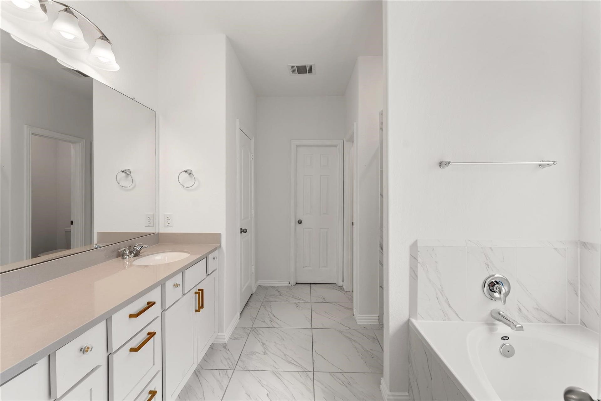 546 Long Beach Bay Drive, Katy, TX 77493 546 Long Beach Bay Drive, Katy, TX 77493