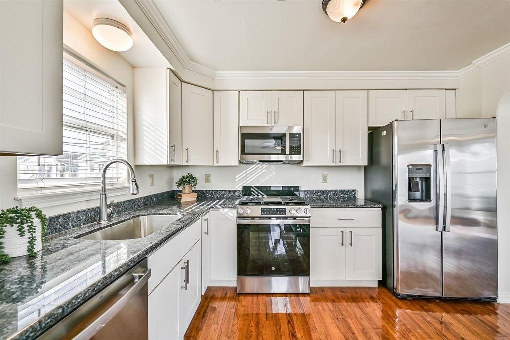 1029 62nd Street, #Up, Galveston, TX 77551 Recently updated stainless steel appliances.