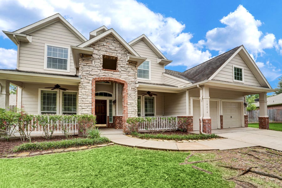Property photo for 10410 Five Oaks Court, Missouri City, TX