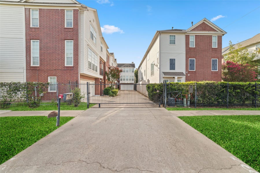 Property photo for 2256 La Branch Street, Houston, TX