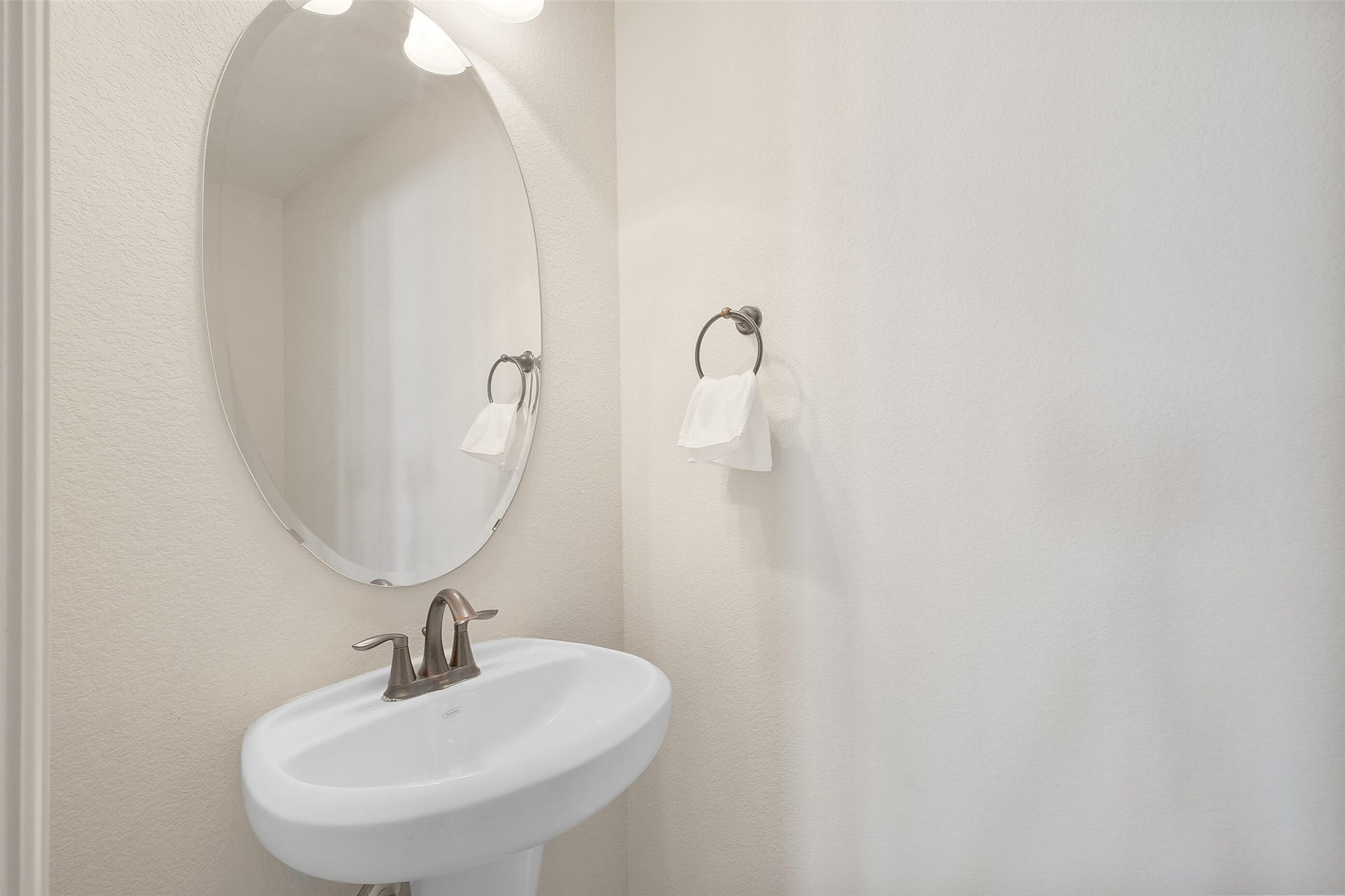 8111 Foster Gate Court, Richmond, TX 77407 Half Bath connected to Gameroom