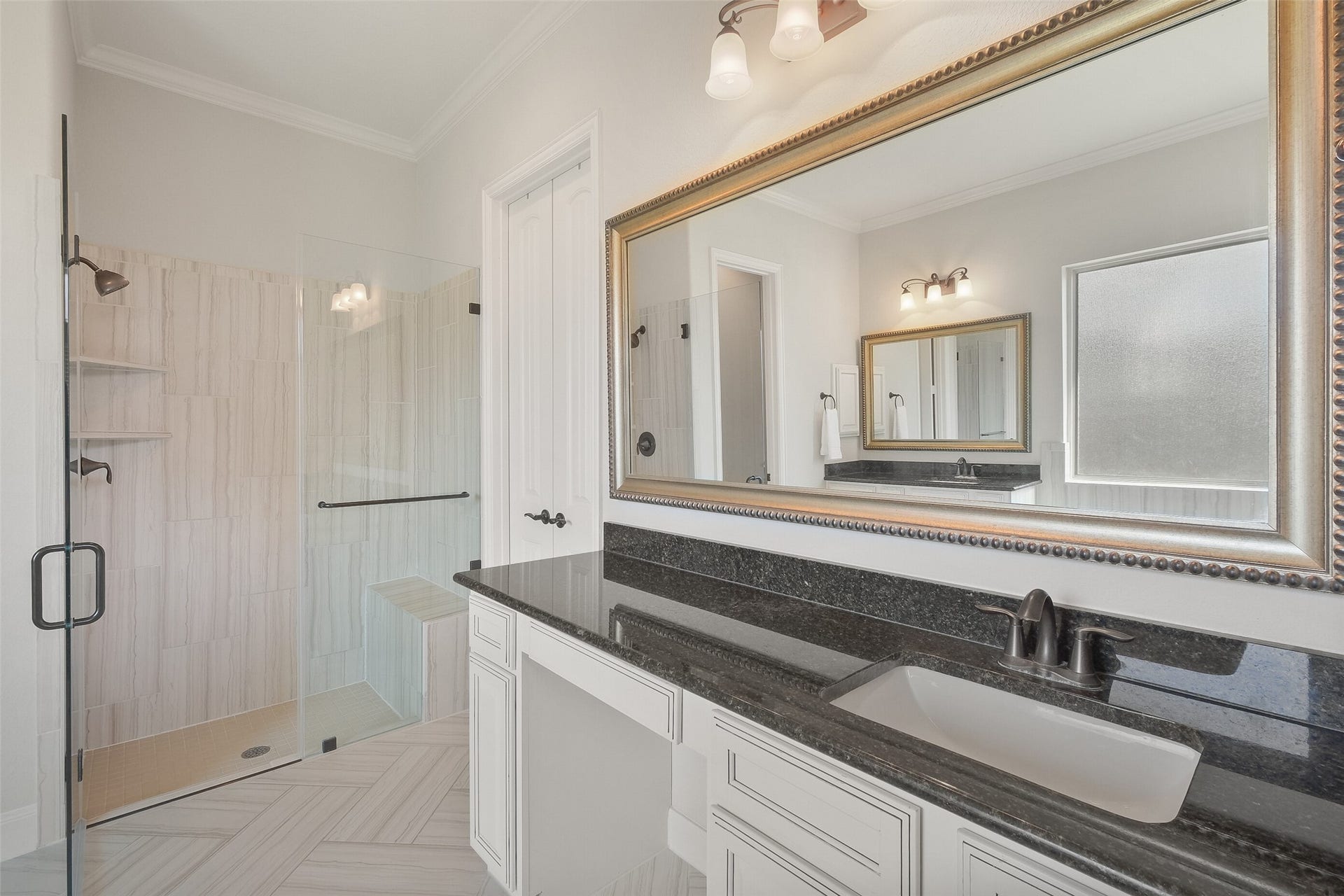 8111 Foster Gate Court, Richmond, TX 77407 Primary Bath