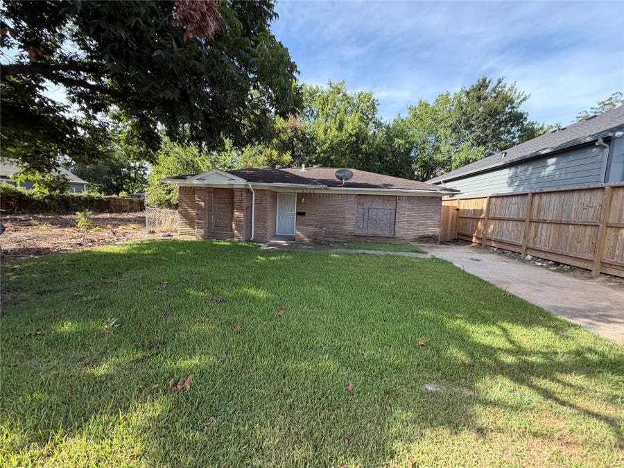Property photo for 3704 Seabrook Street, Houston, TX